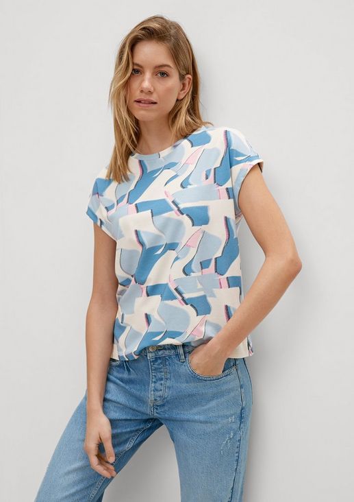 T-shirt with an all-over print from comma