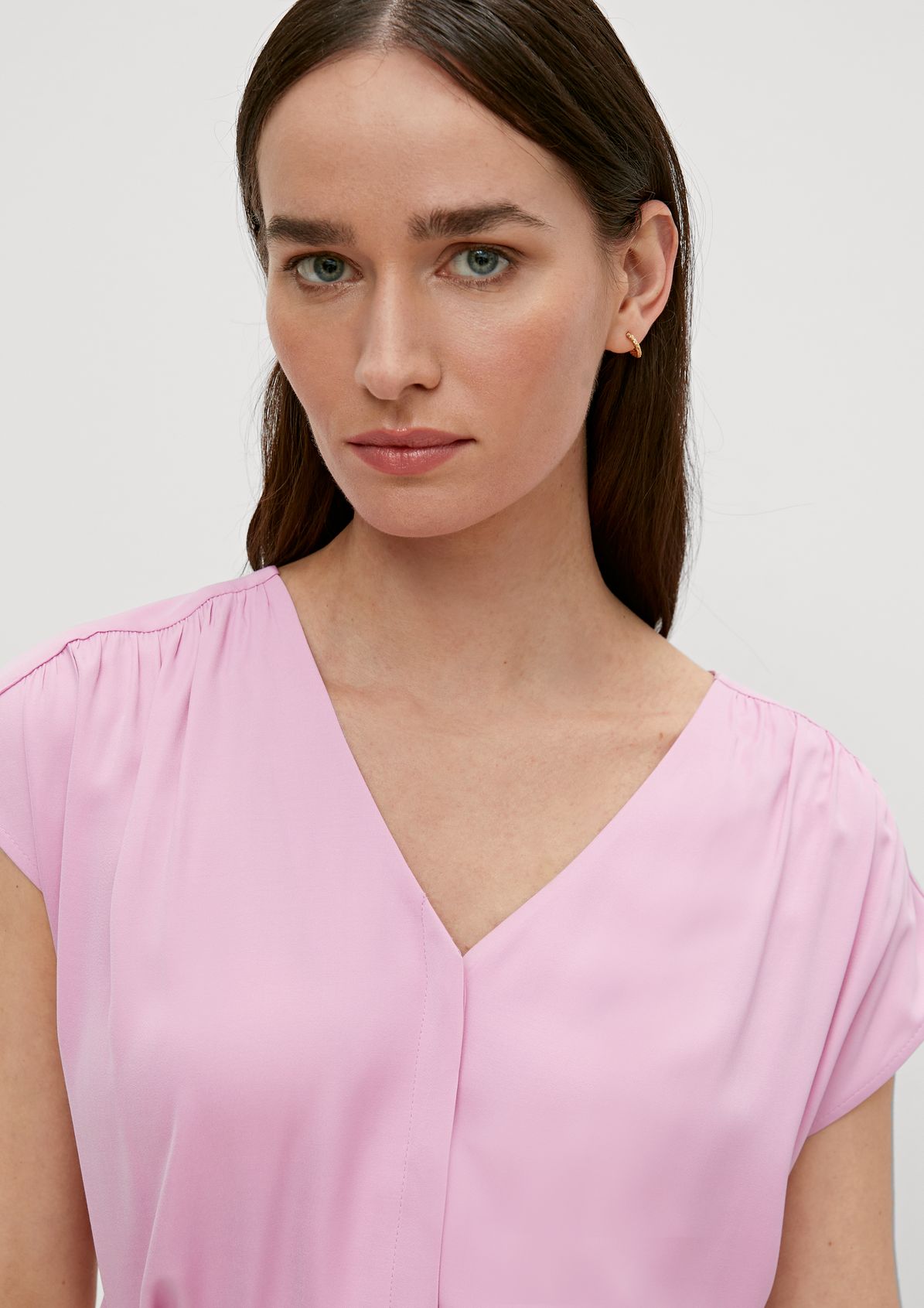 Satin blouse in a viscose blend from comma