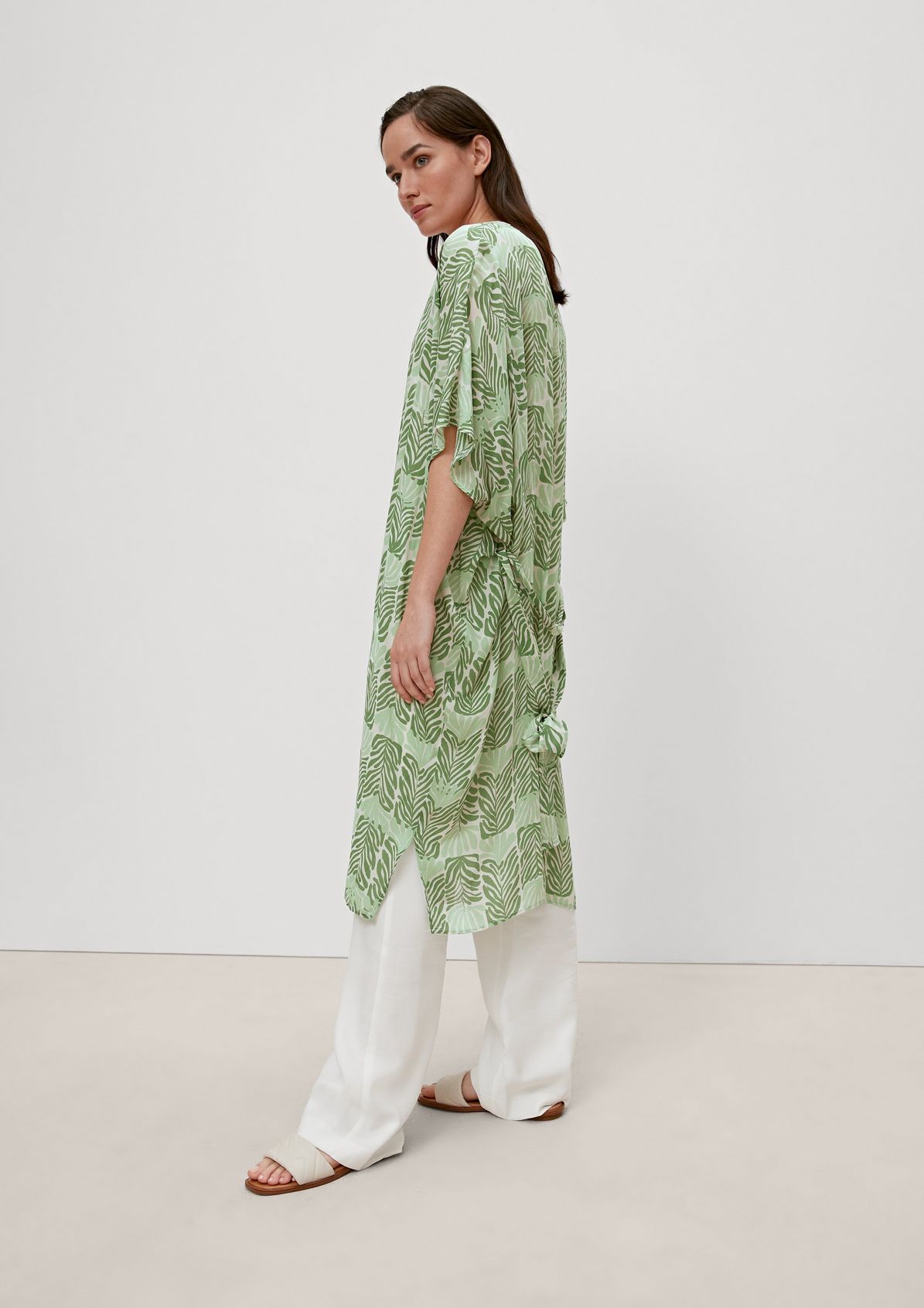 Kimono with an all-over print from comma