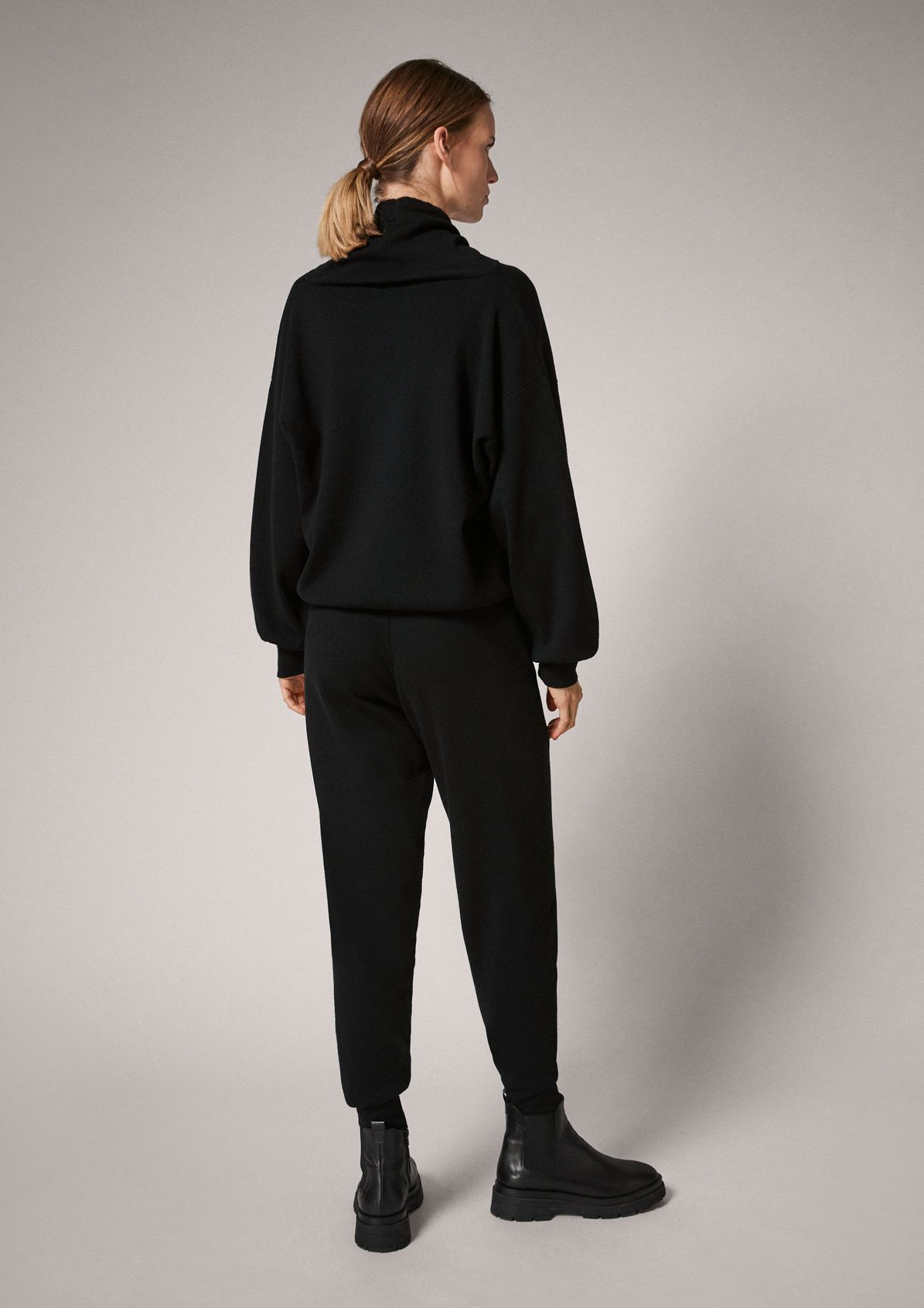 Soft fine knit tracksuit bottoms from comma