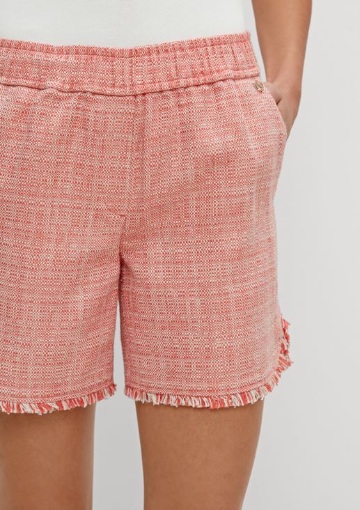 Regular: Shorts mit ausgefranstem Saum 