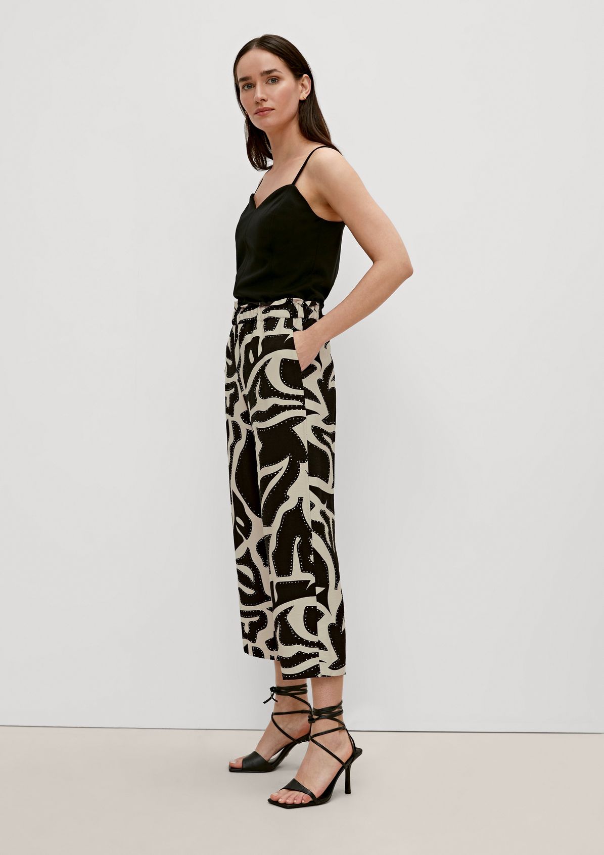 Regular fit: culottes with a floral pattern from comma