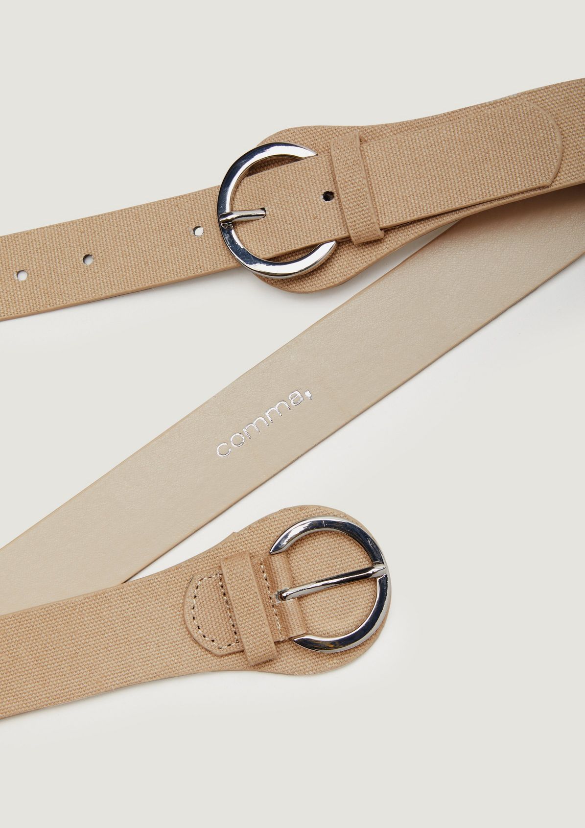 Belt with a double fastening from comma