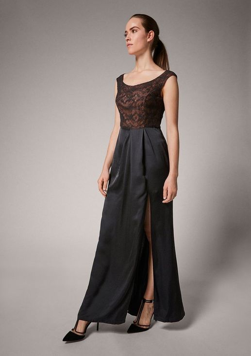 Dress with a high slit from comma