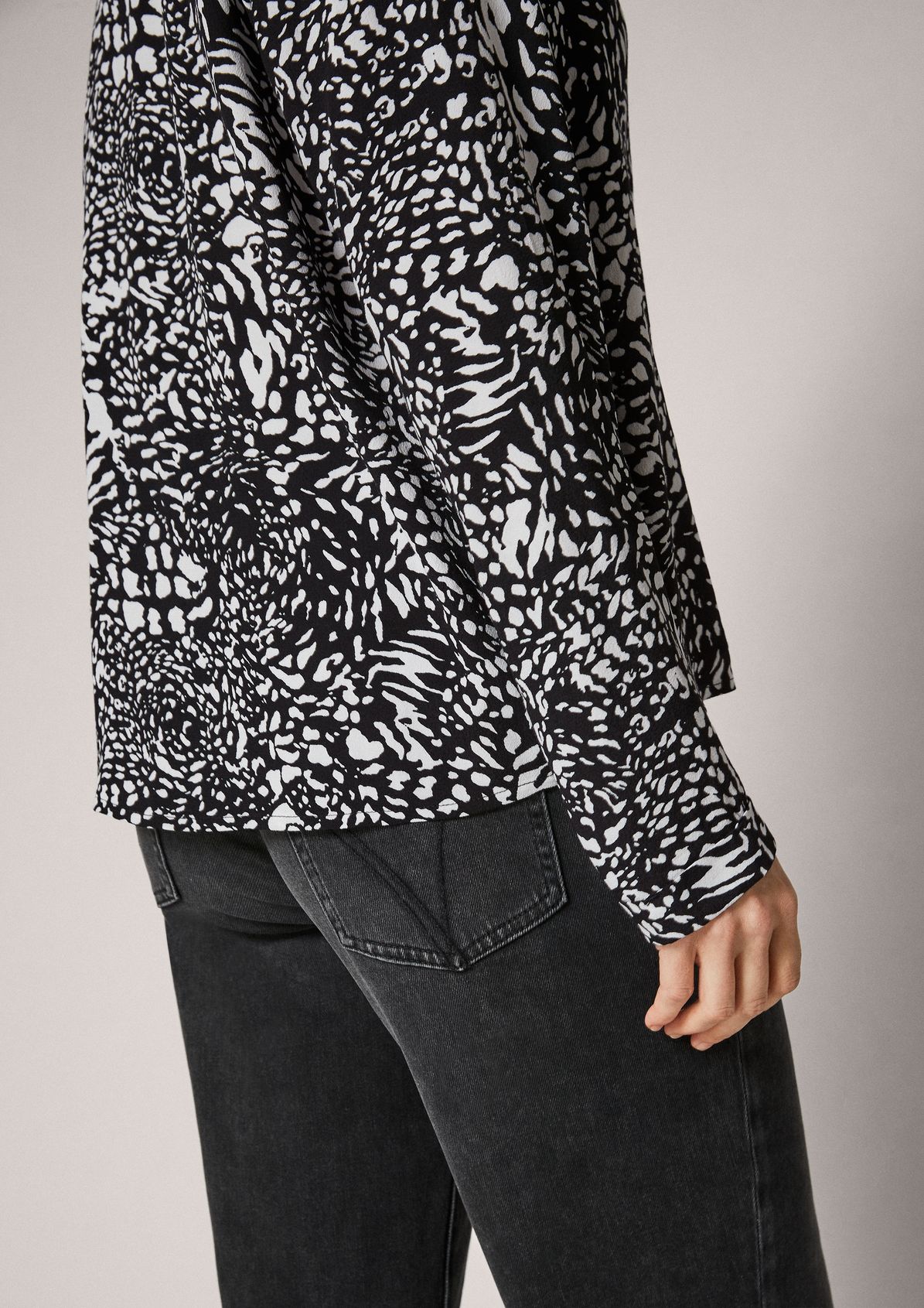 Patterned viscose blouse from comma