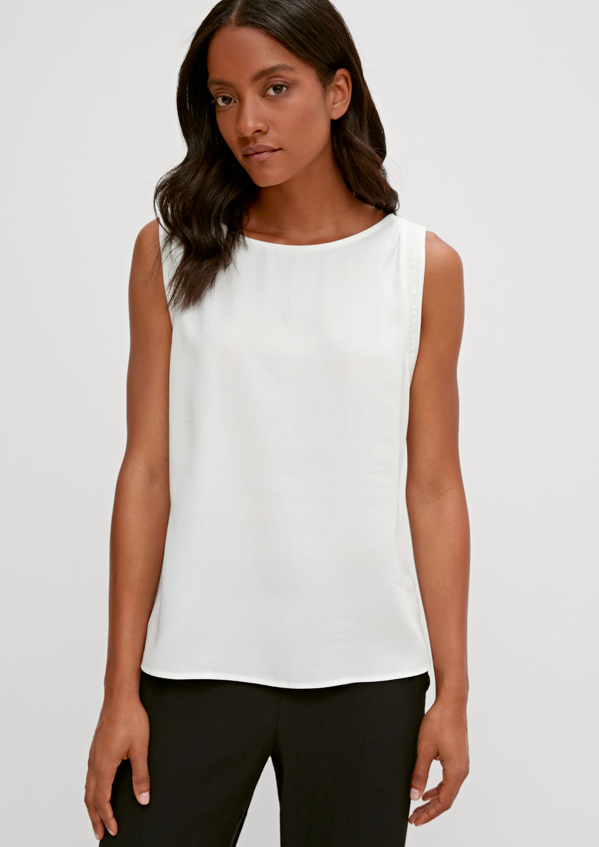 Sleeveless blouse with lace detail from comma