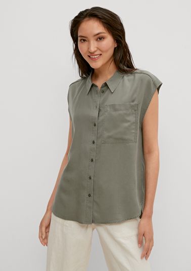 Blouse with dropped shoulders from comma
