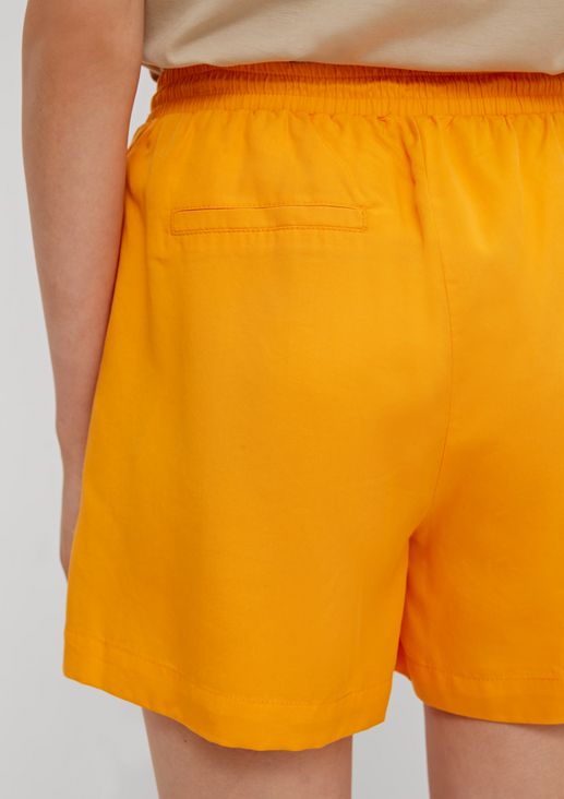 Loose fit: shorts with an elasticated waistband from comma