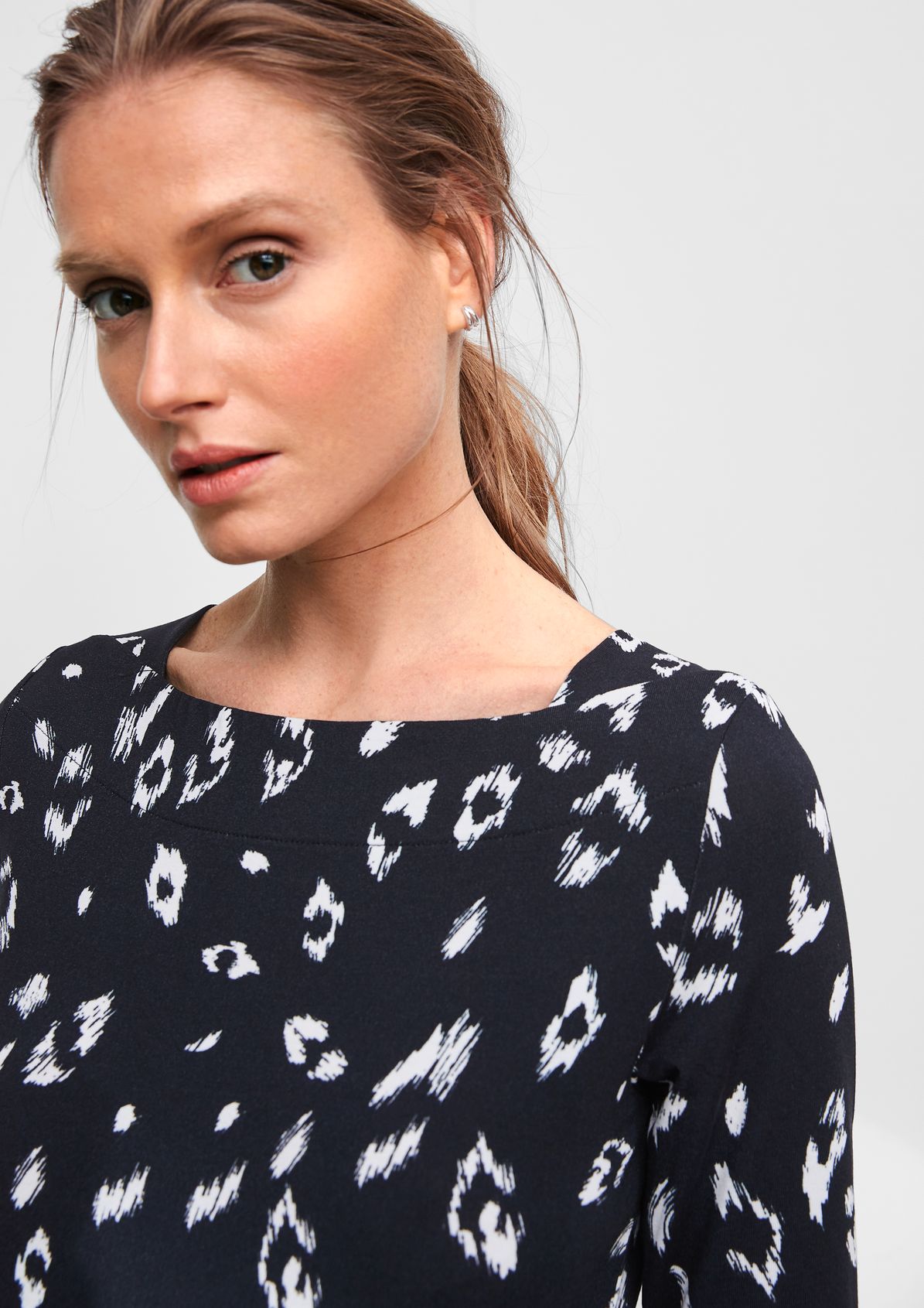 Jersey top with a square neckline from comma