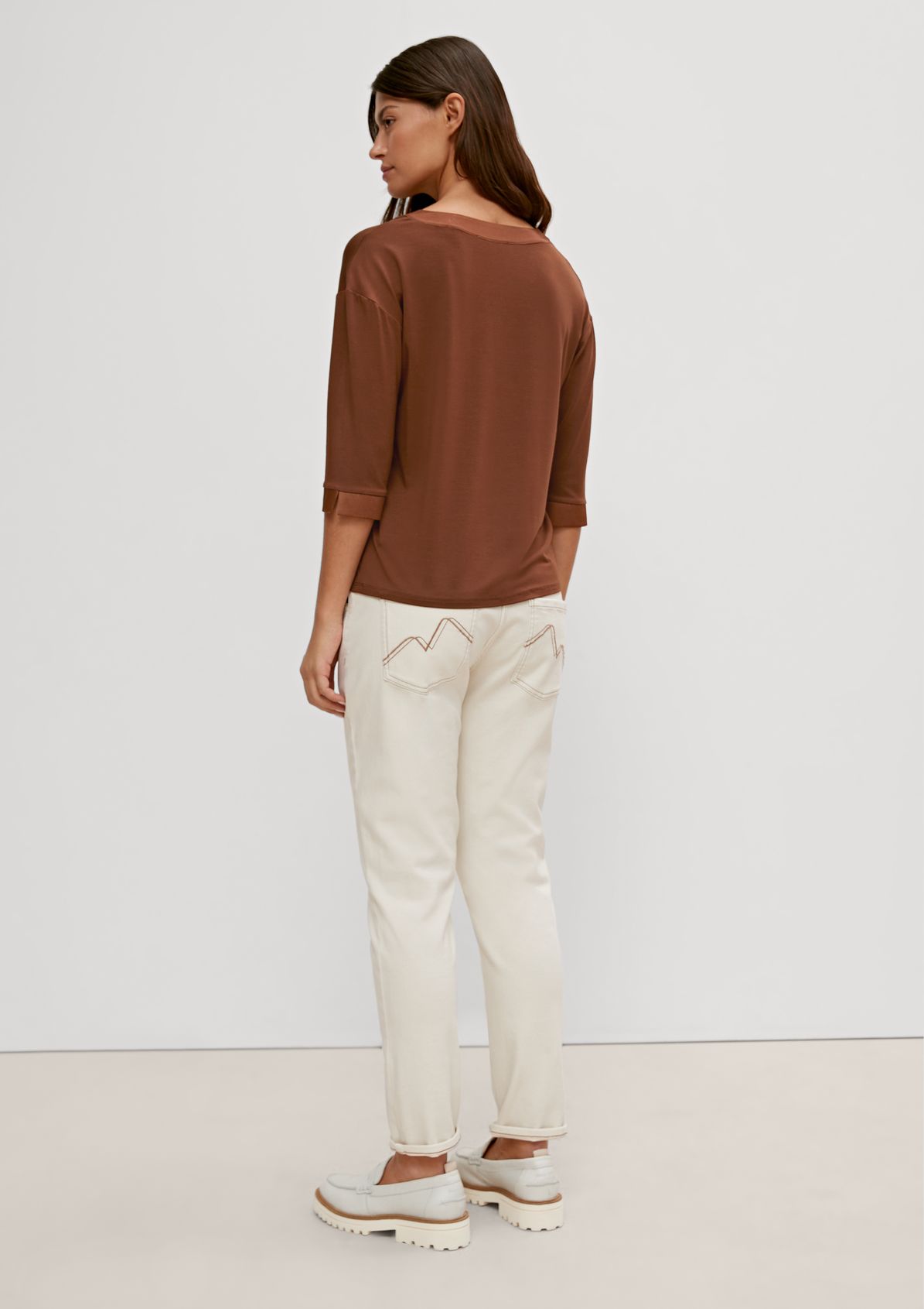 Top with a V-neckline from comma