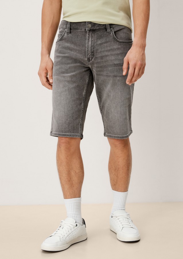 Men Bermuda Shorts | Regular: denim Bermudas with a garment-washed effect - CK07085