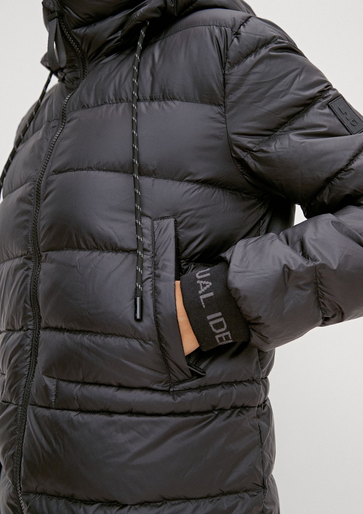 Down jacket with detachable hood from comma