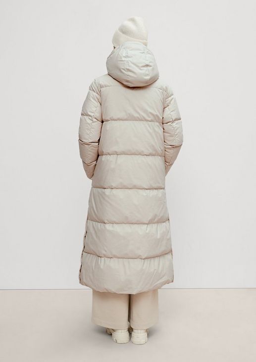 Down coat with a detachable hood from comma