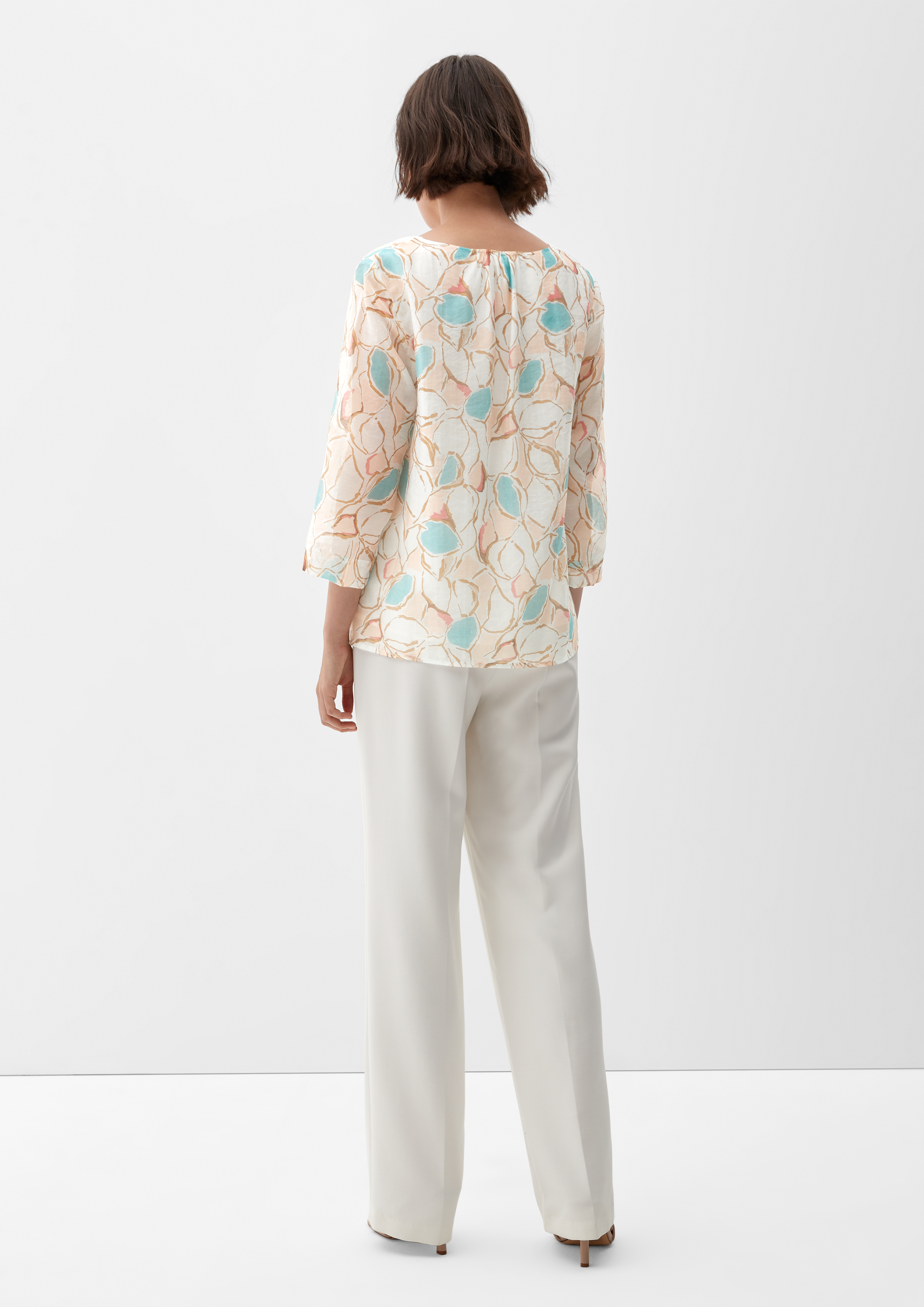 Blouse with 3/4-length sleeves