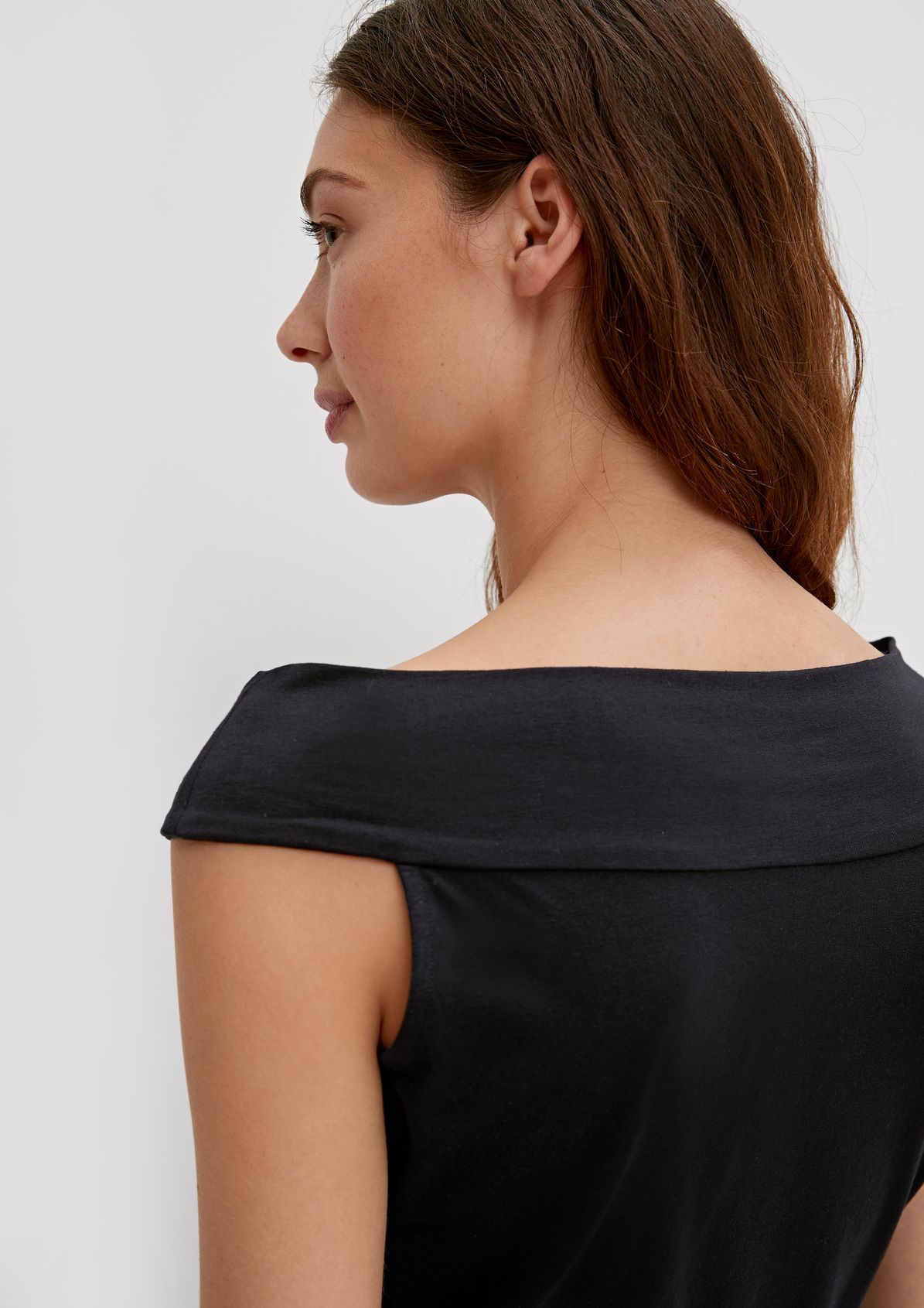 Top with an off-the-shoulder neckline from comma