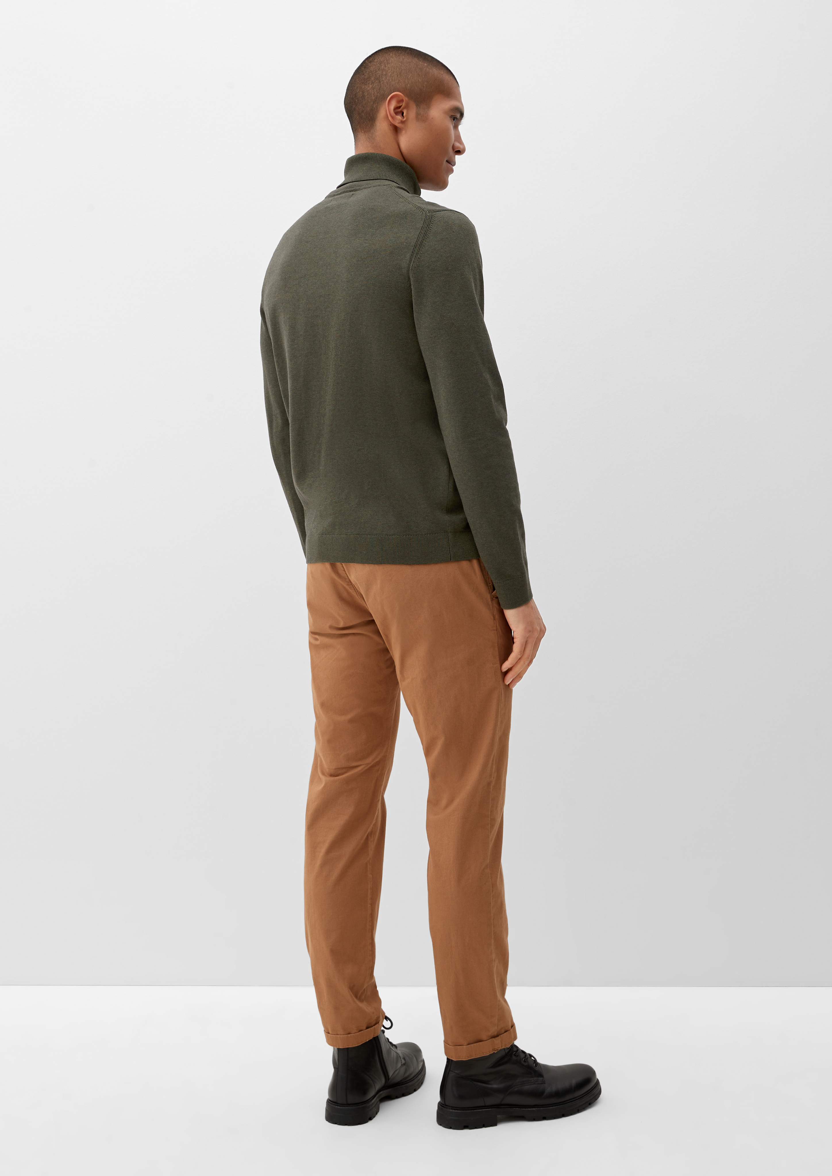 Knitted pullover