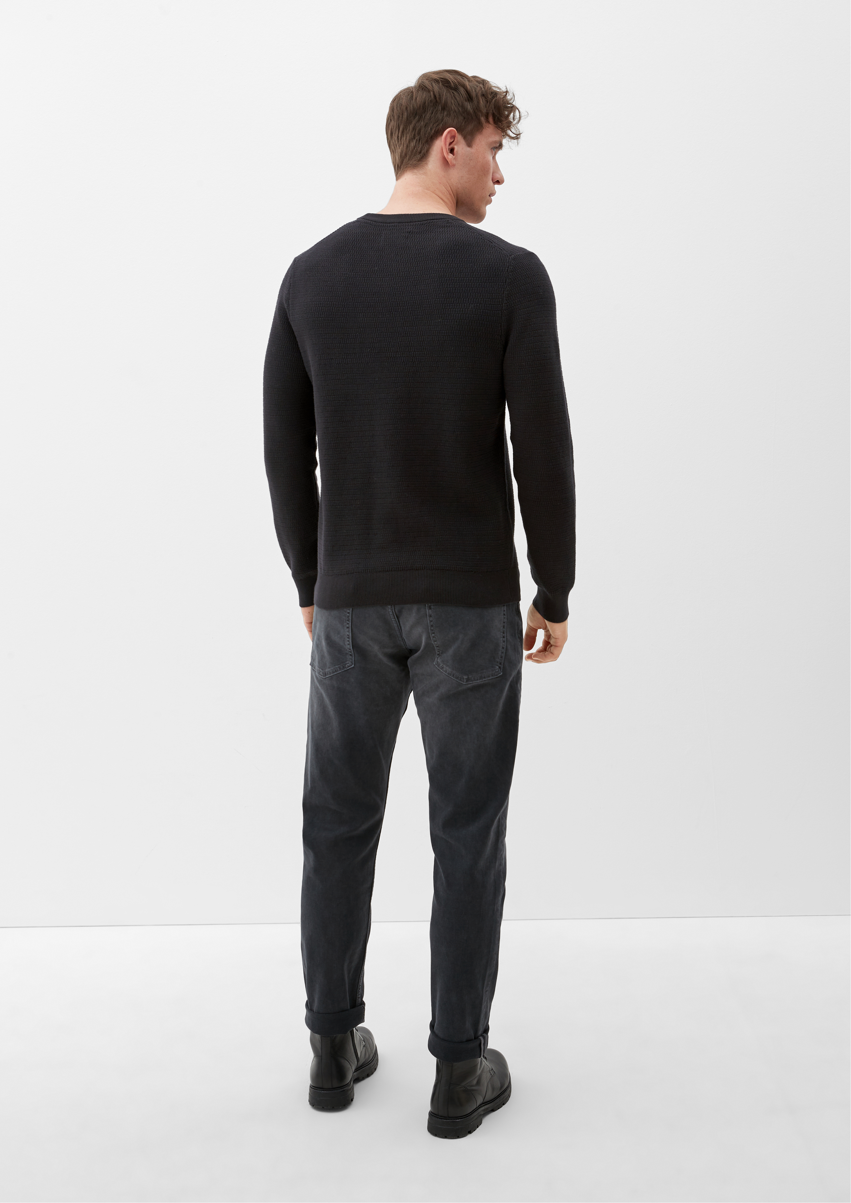 Knitted pullover