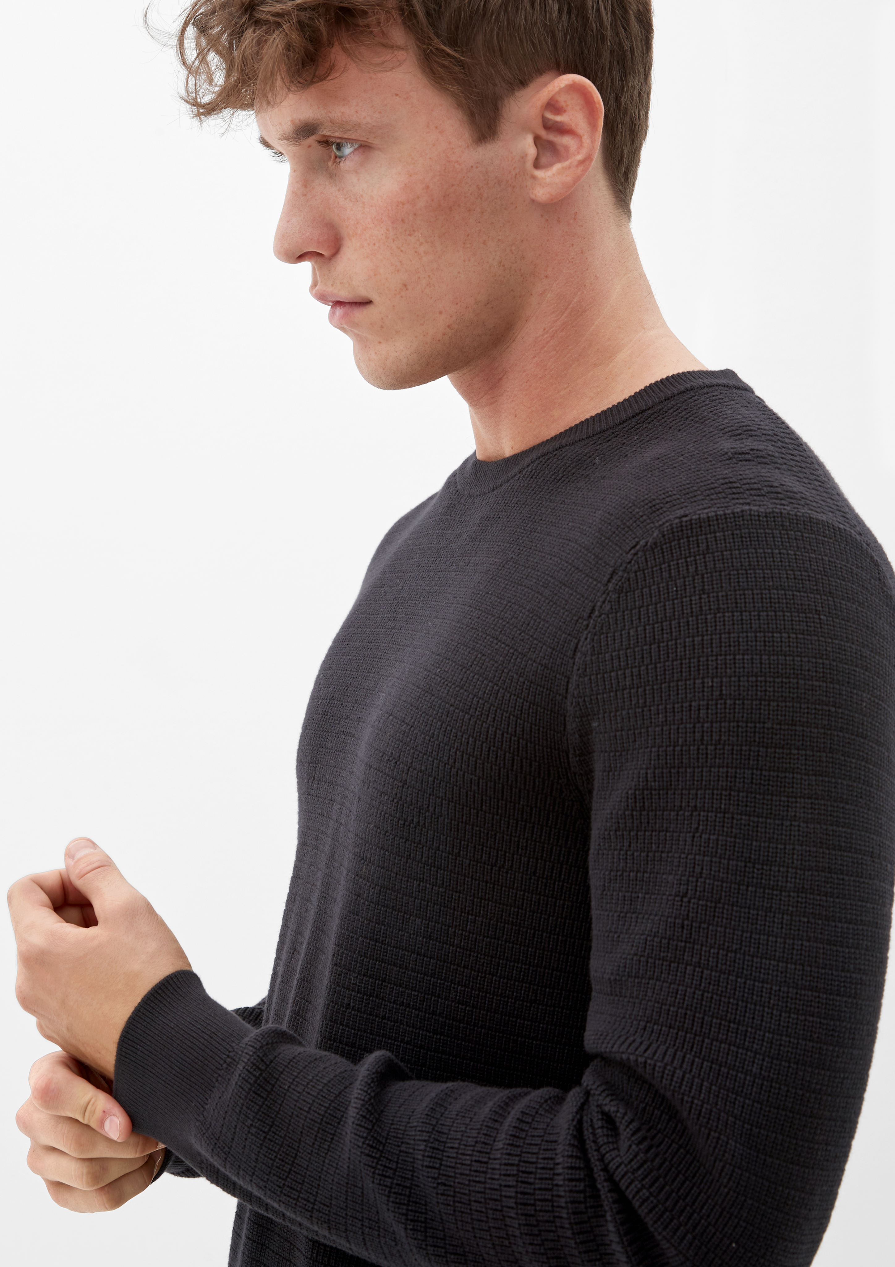 Knitted pullover