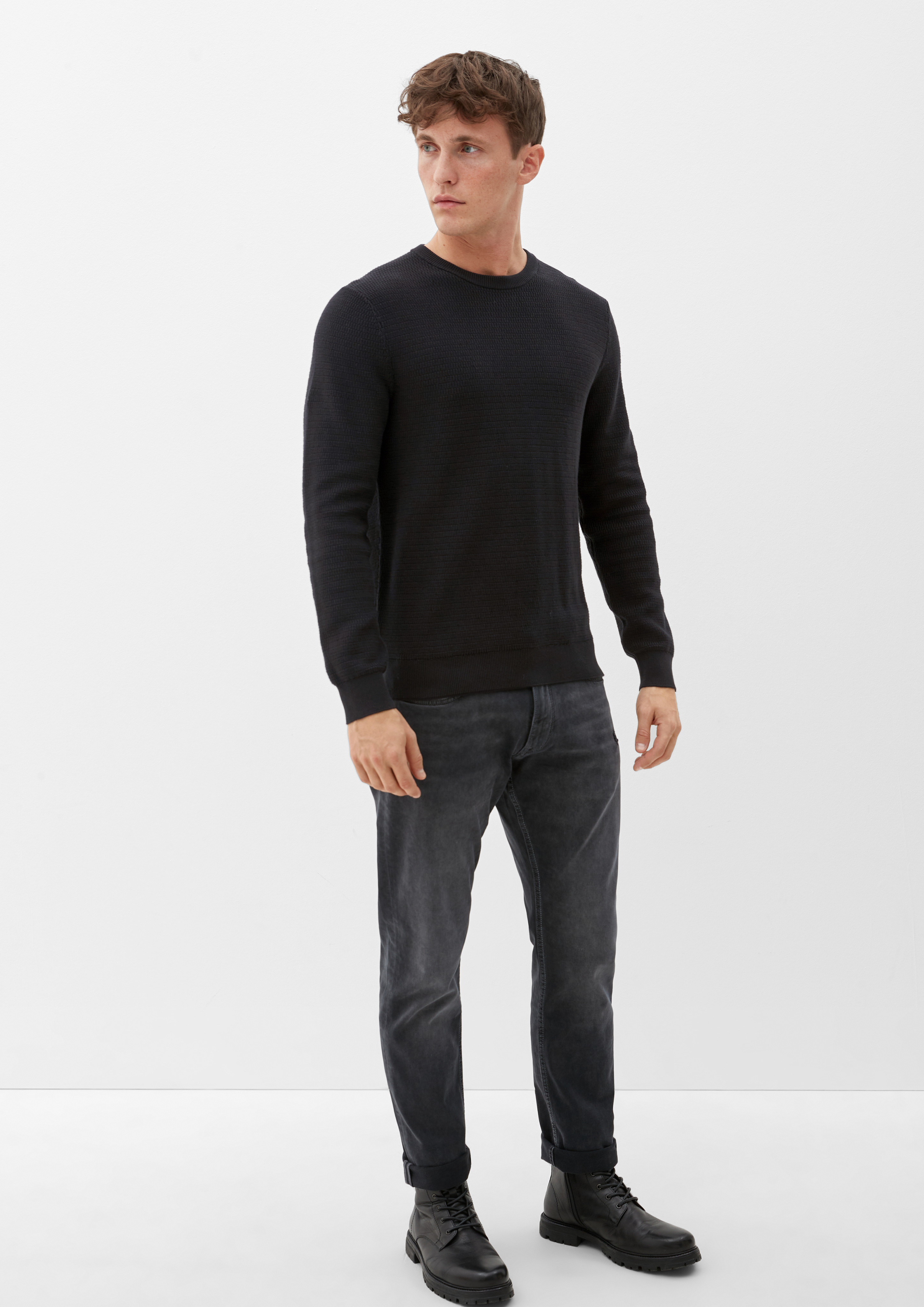Knitted pullover
