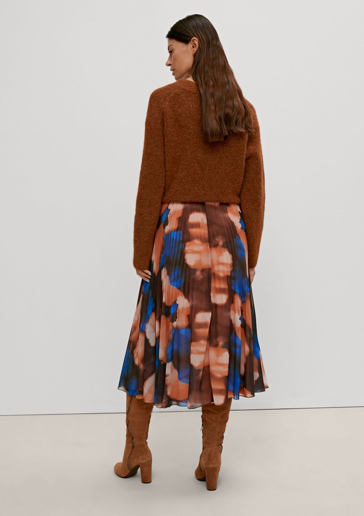 Chiffon skirt with plissé pleats from comma