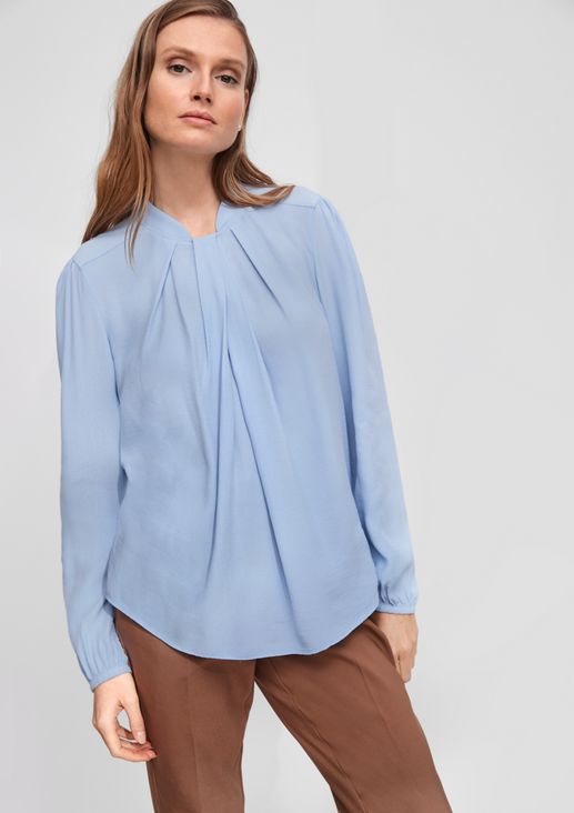 Blouse with a pleated detail from comma