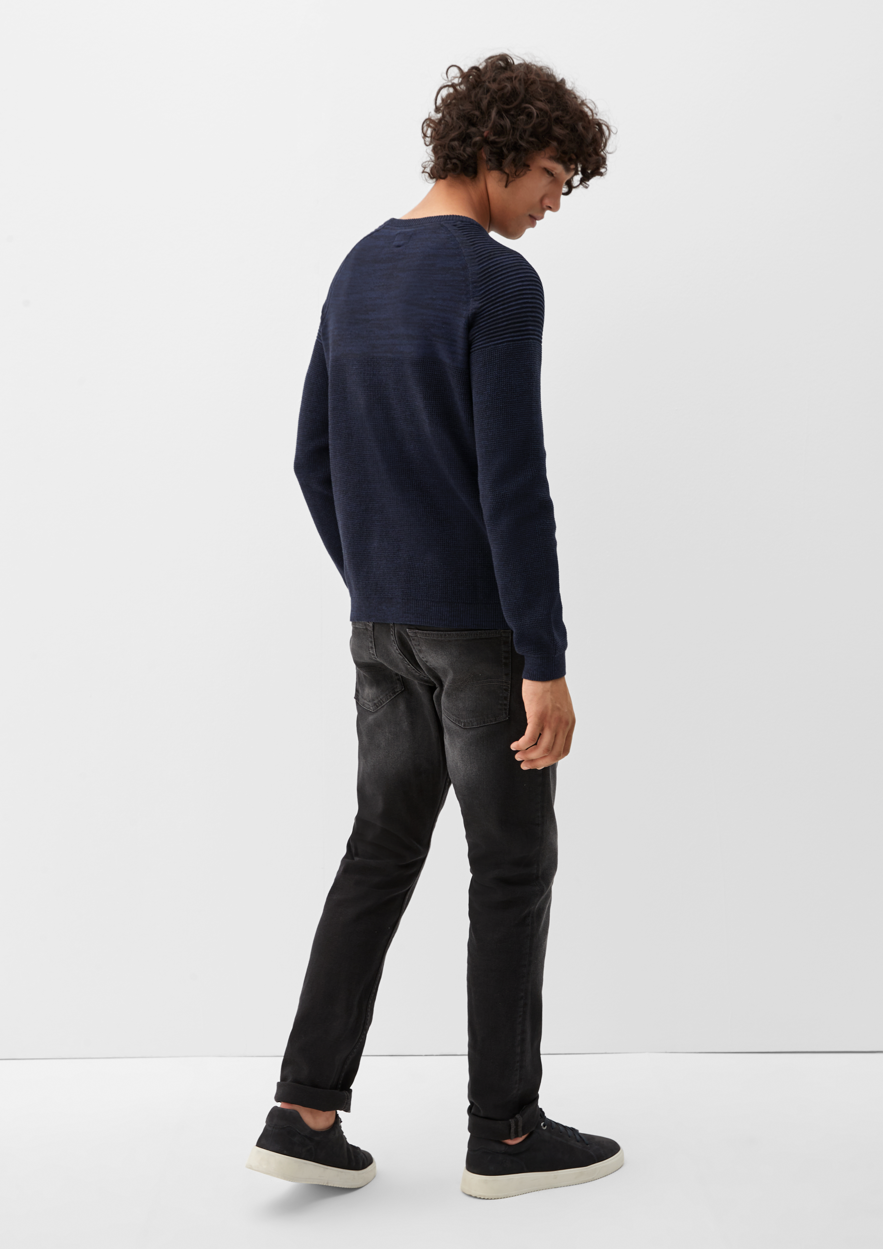 Knitted pullover