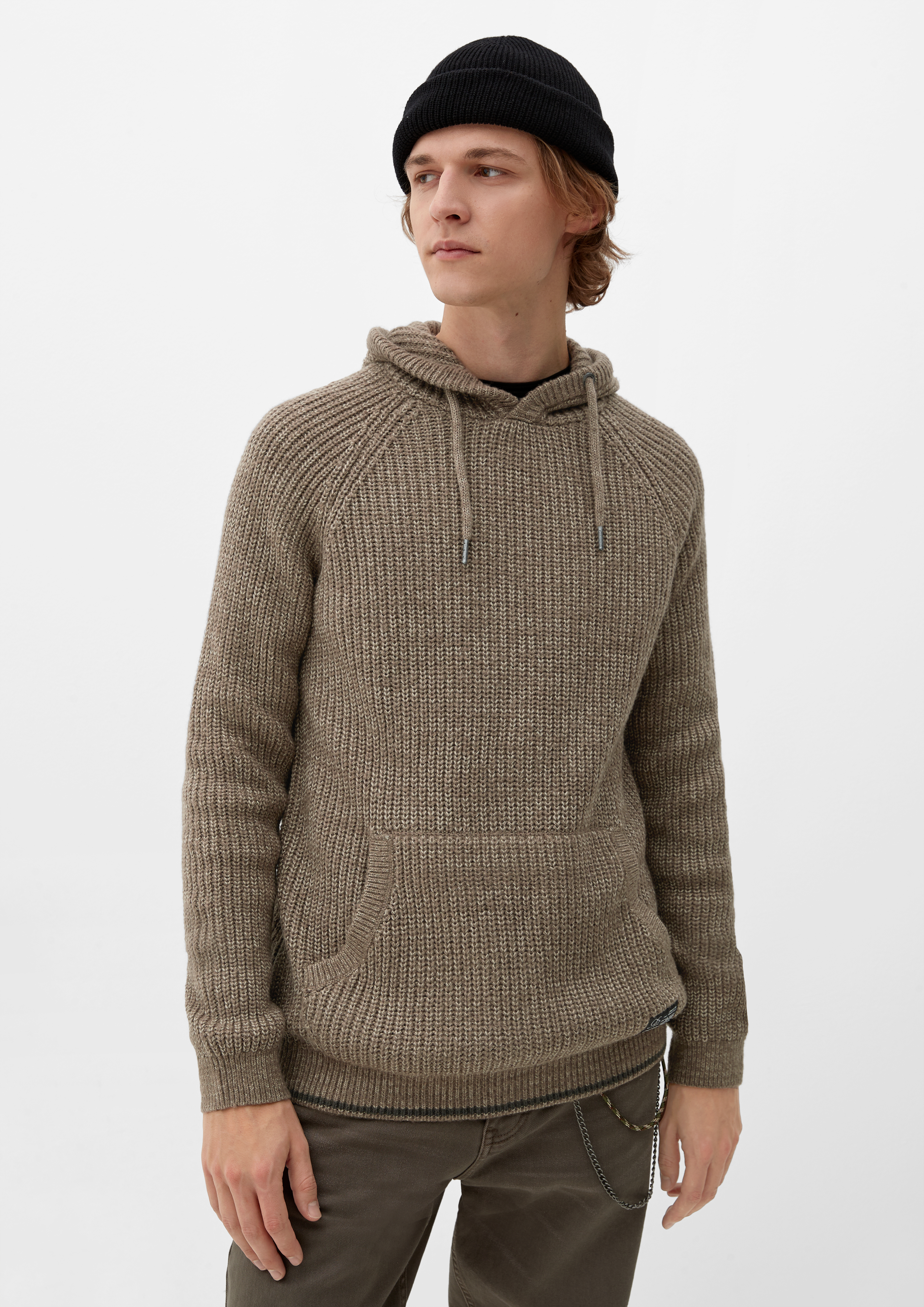 Knitted pullover