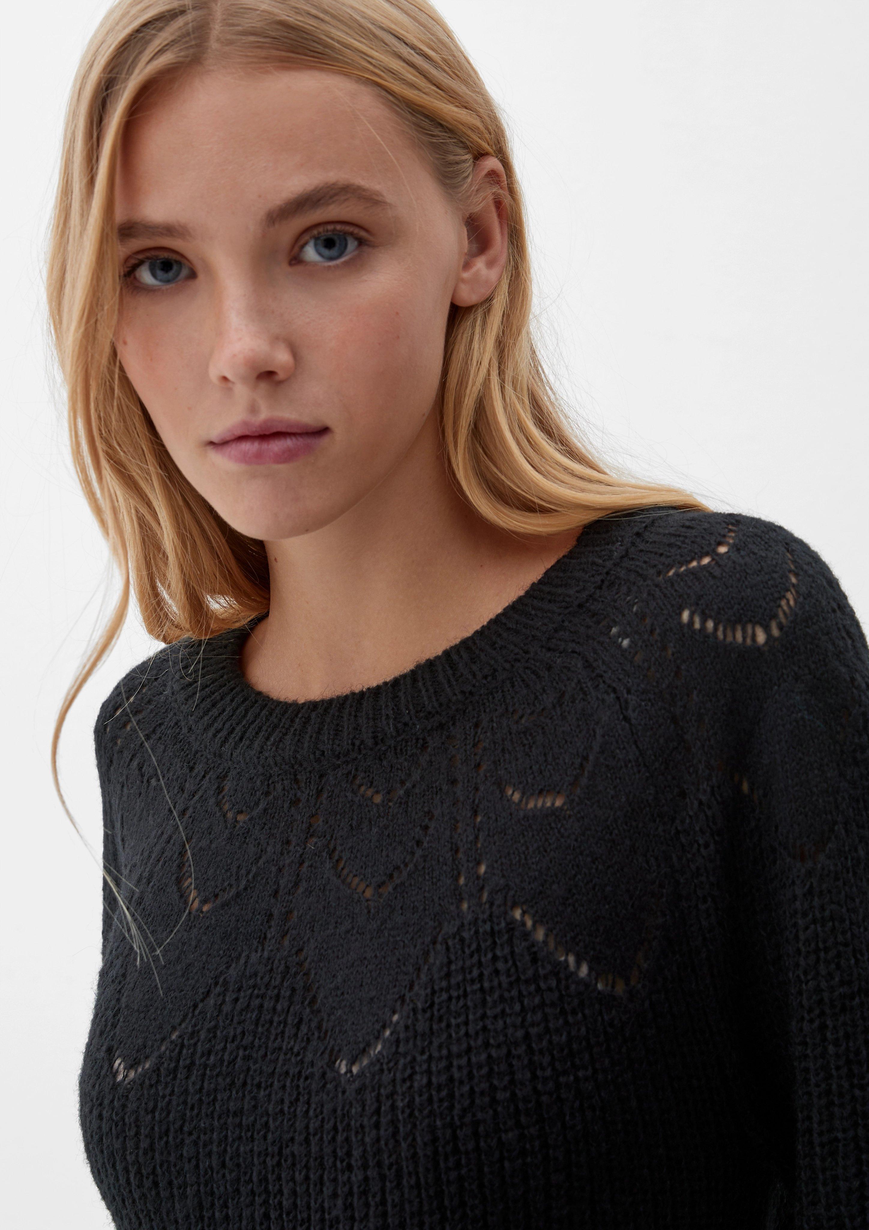 Knitted pullover