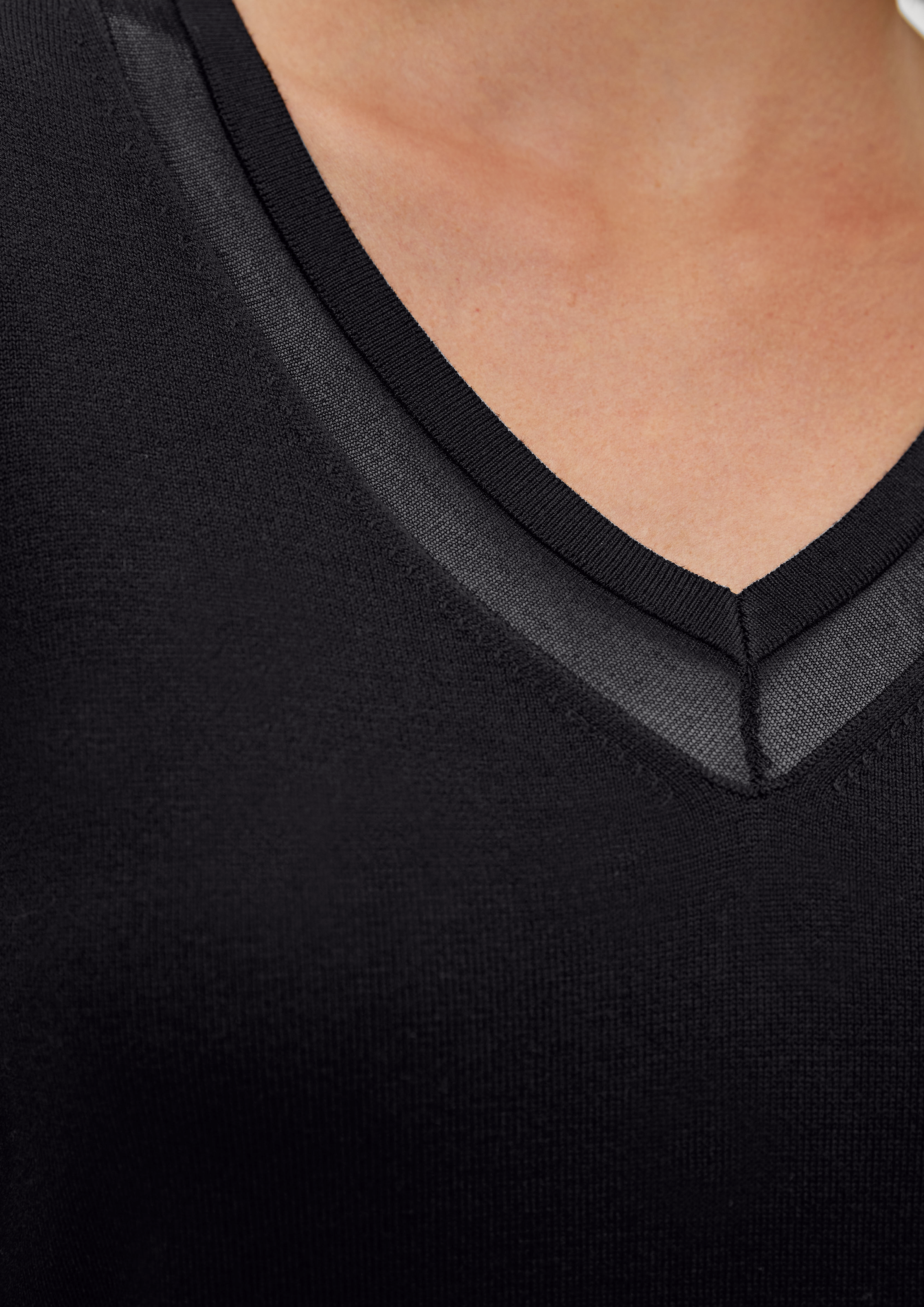 V-neck jumper