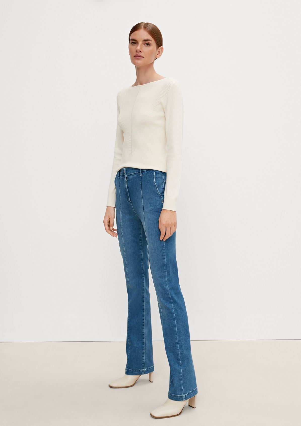 Slim fit: flared jeans from comma