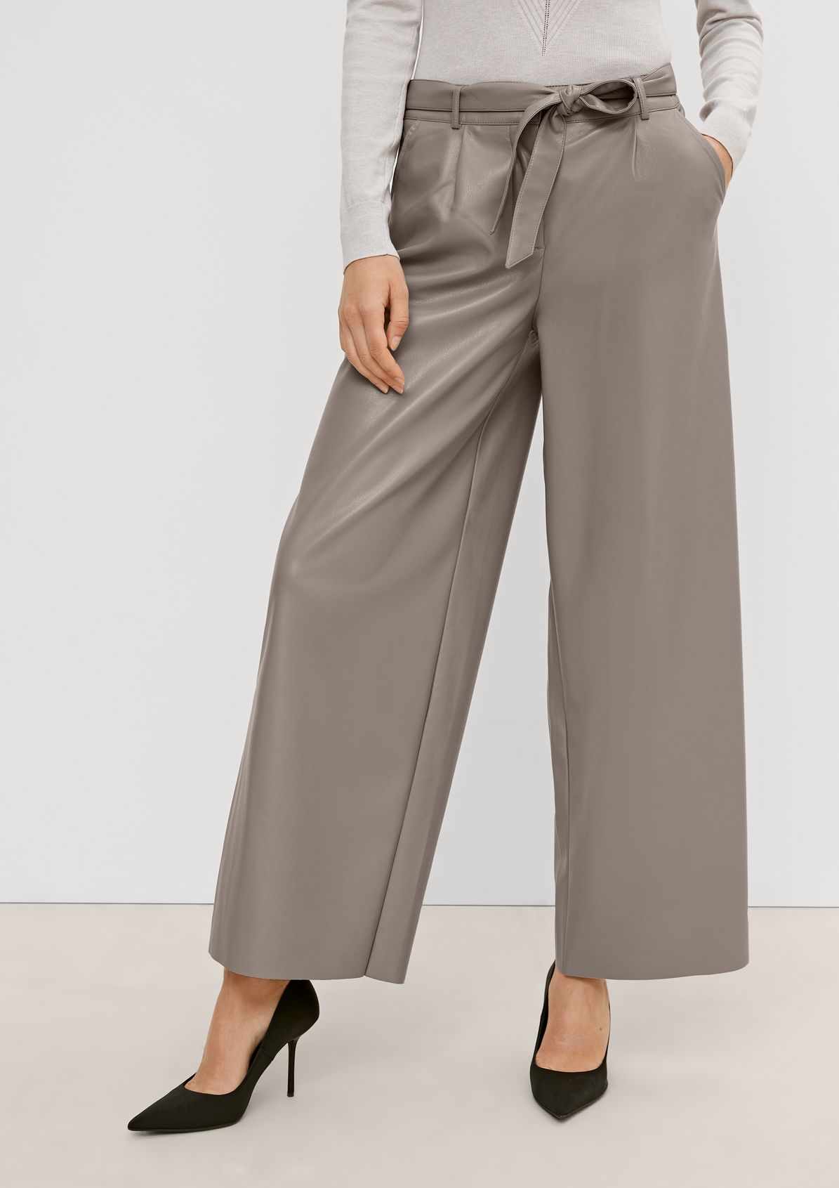 Loose fit: Wide-leg trousers with a belt from comma