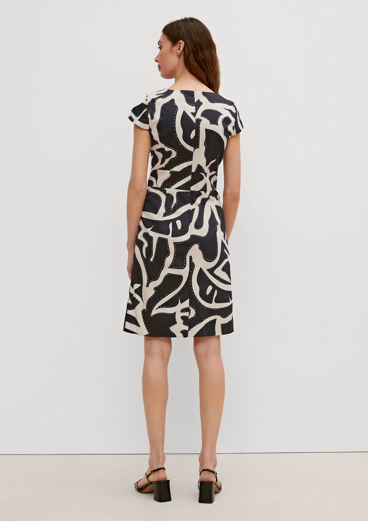 Sheath dress with cap sleeves from comma