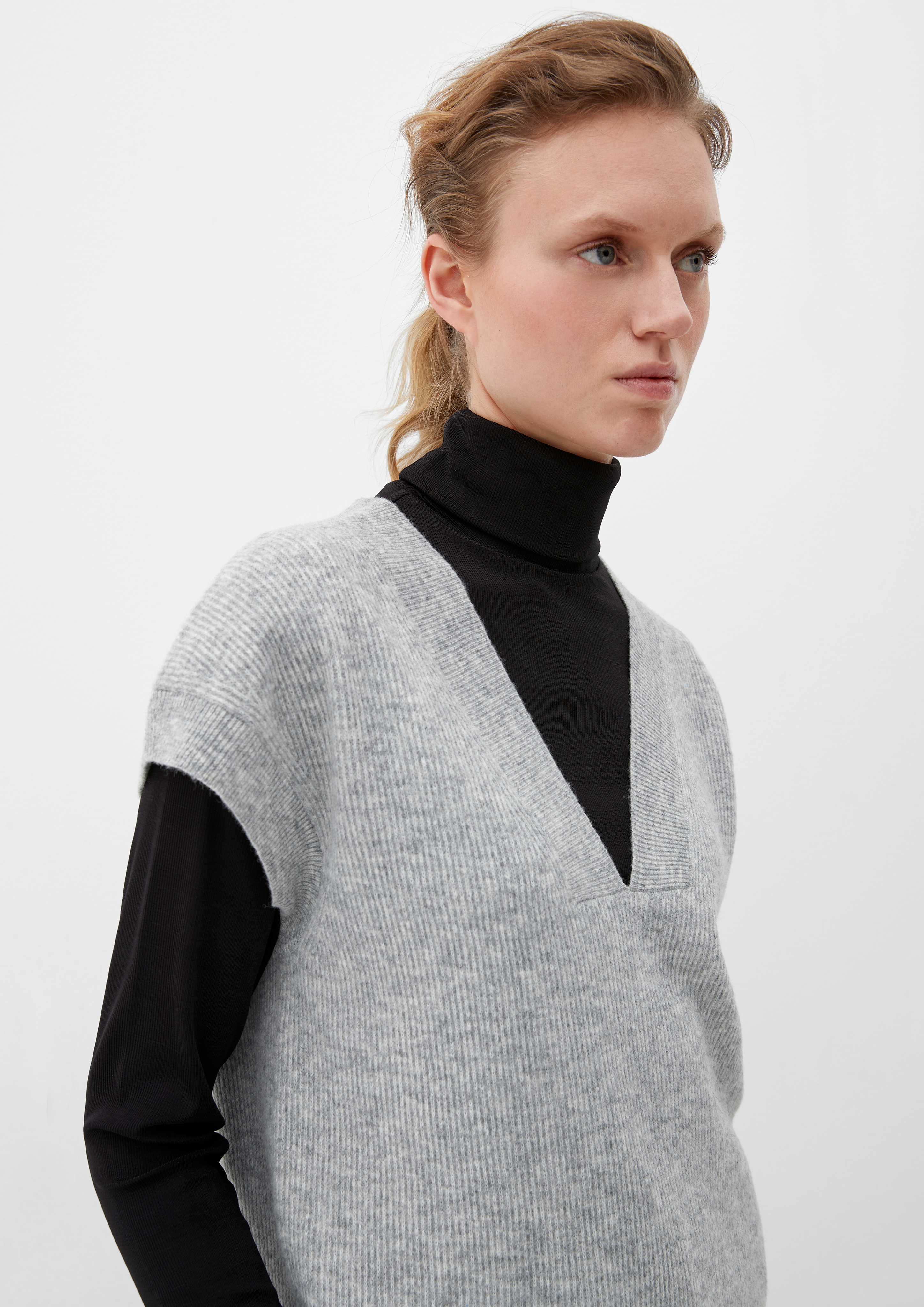 Knitted vest