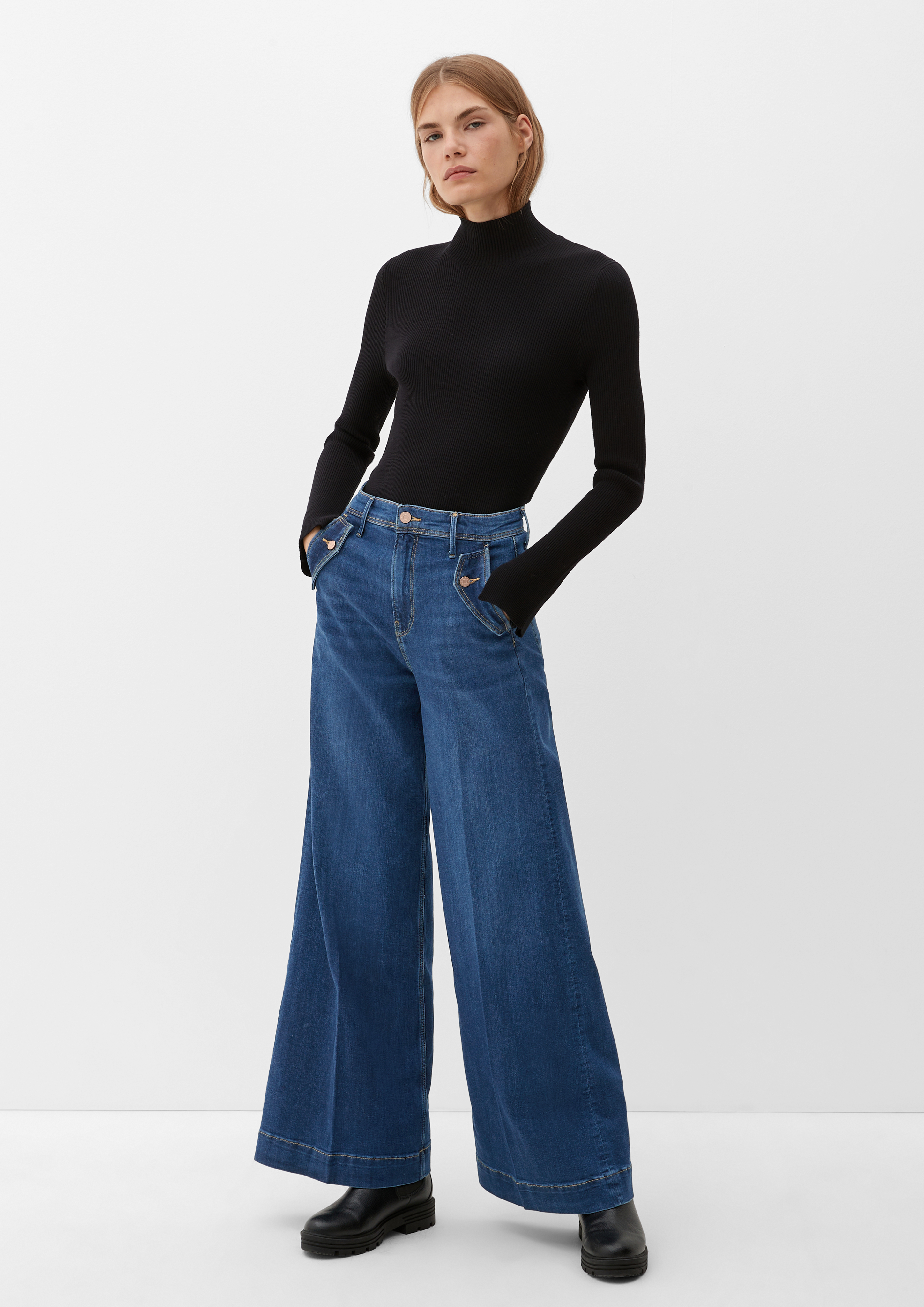 Denim trousers