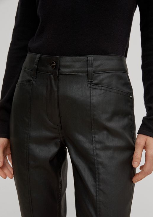 Slim: trousers with a coating from comma