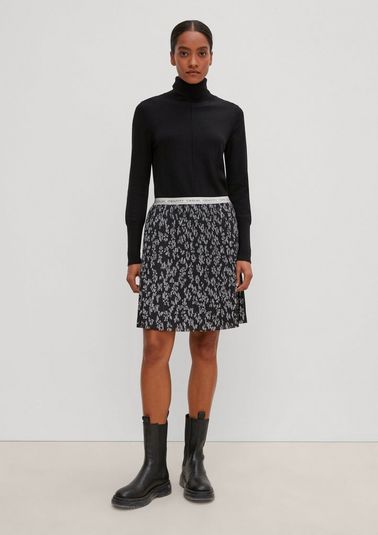 Skirt with an all-over floral pattern from comma