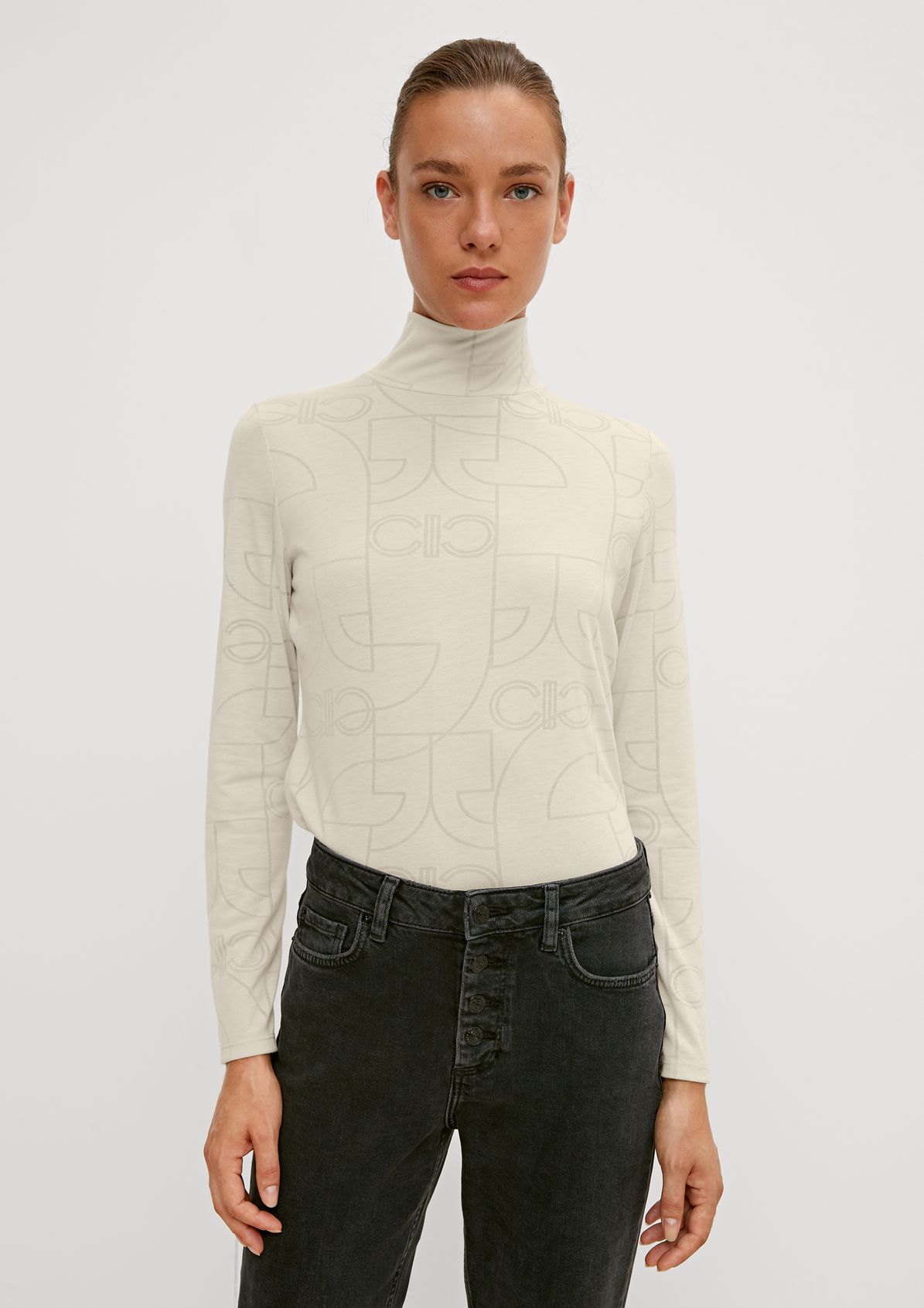Long sleeve top with a burnout pattern from comma