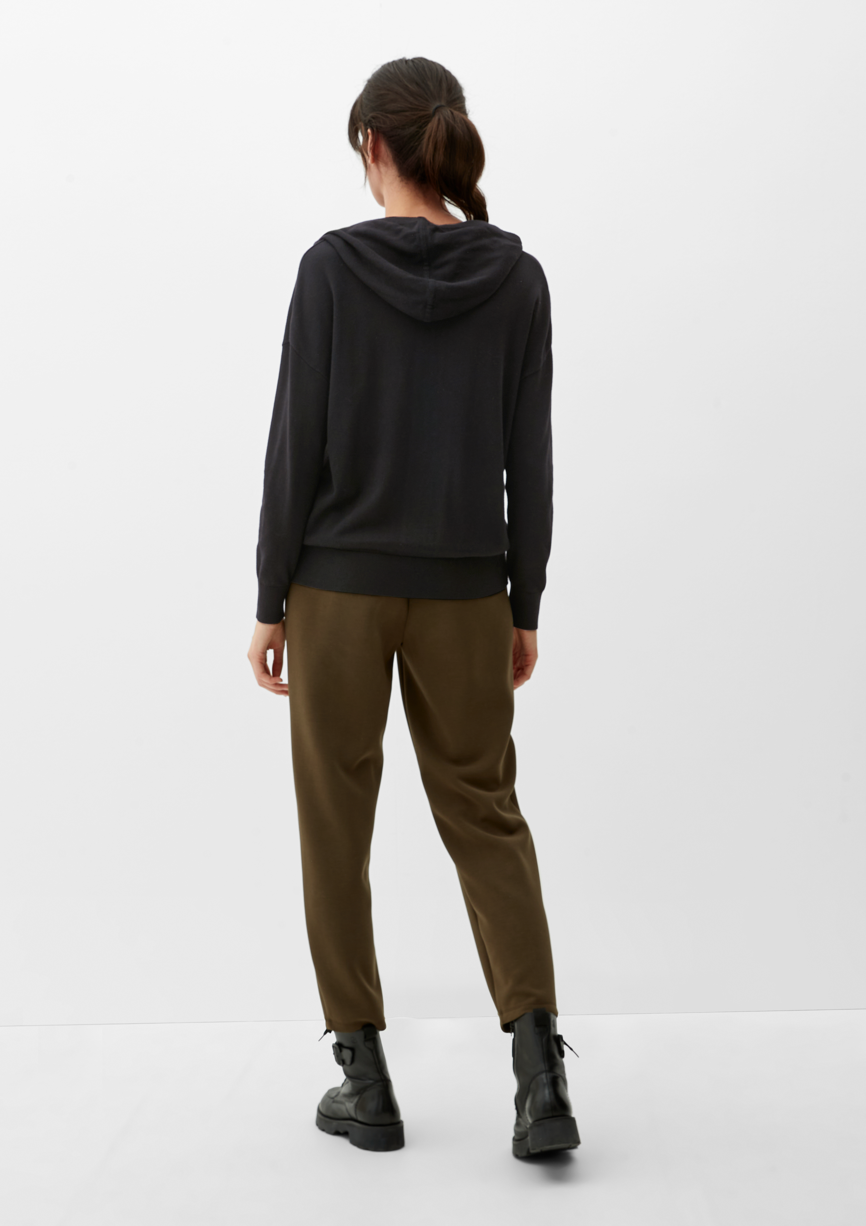 Knitted pullover