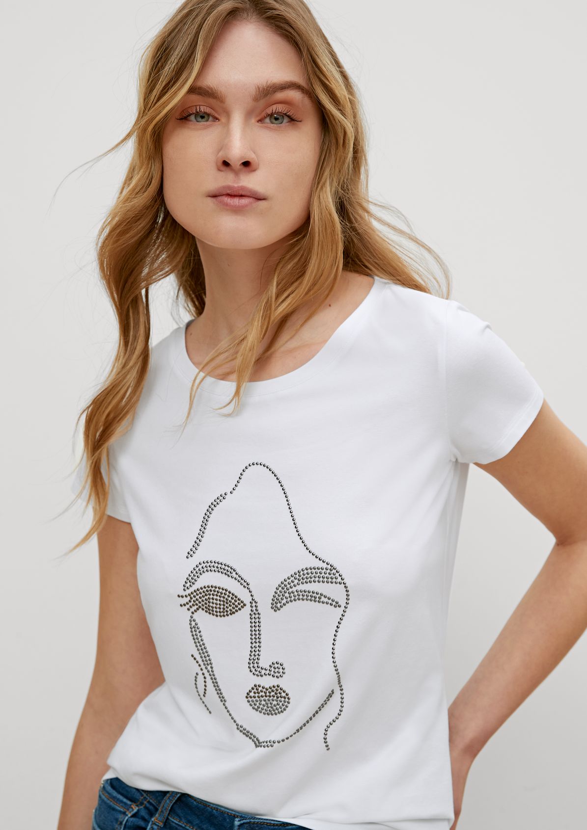T-shirt animé d’un motif composé de rivets de Comma