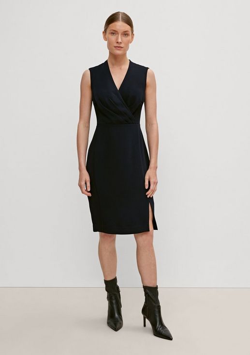 Sheath dress with a cache coeur neckline from comma
