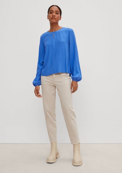 Blouse with a keyhole neckline from comma