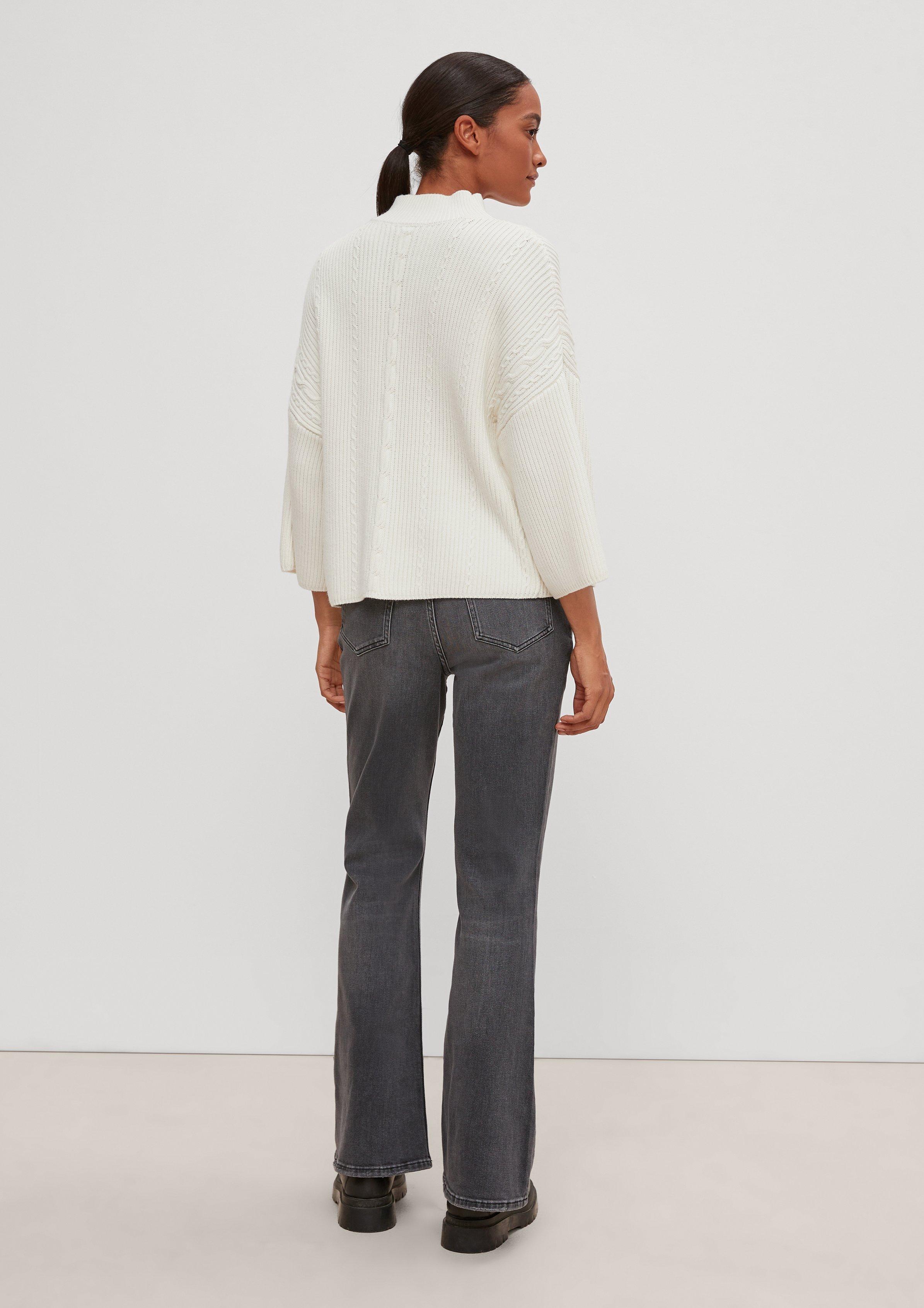 Knitted pullover