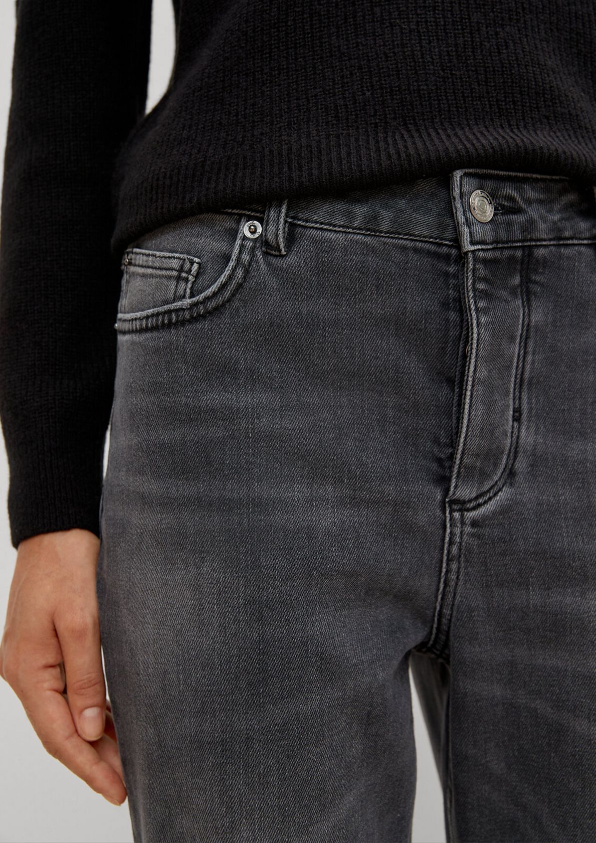 Flared: jeans with a garment wash from comma