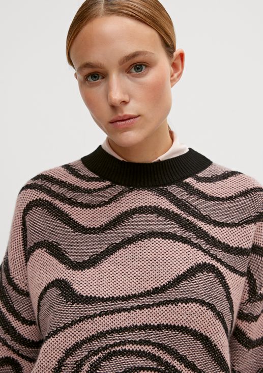 Cropped jumper with a pattern from comma