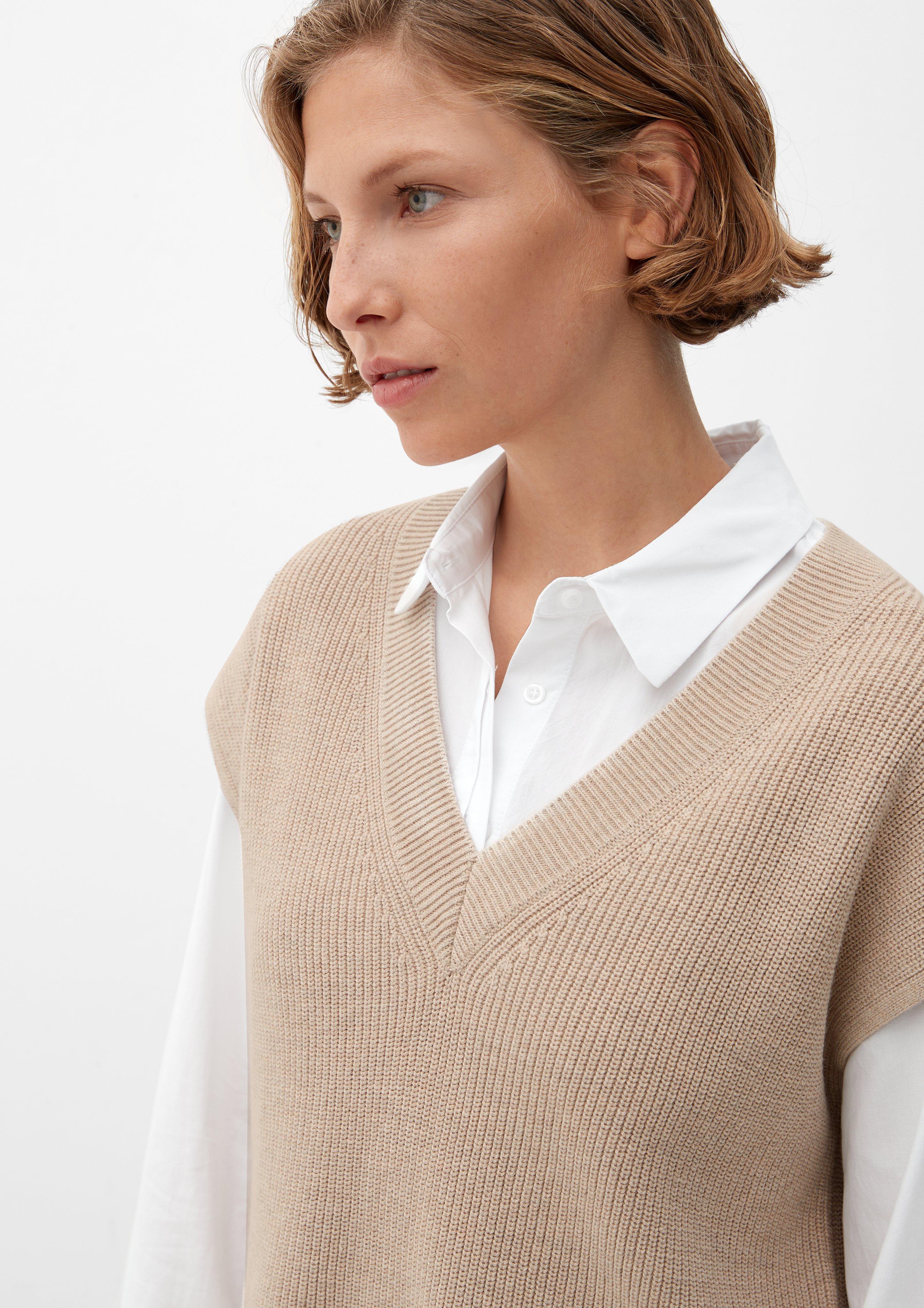 Knitted vest