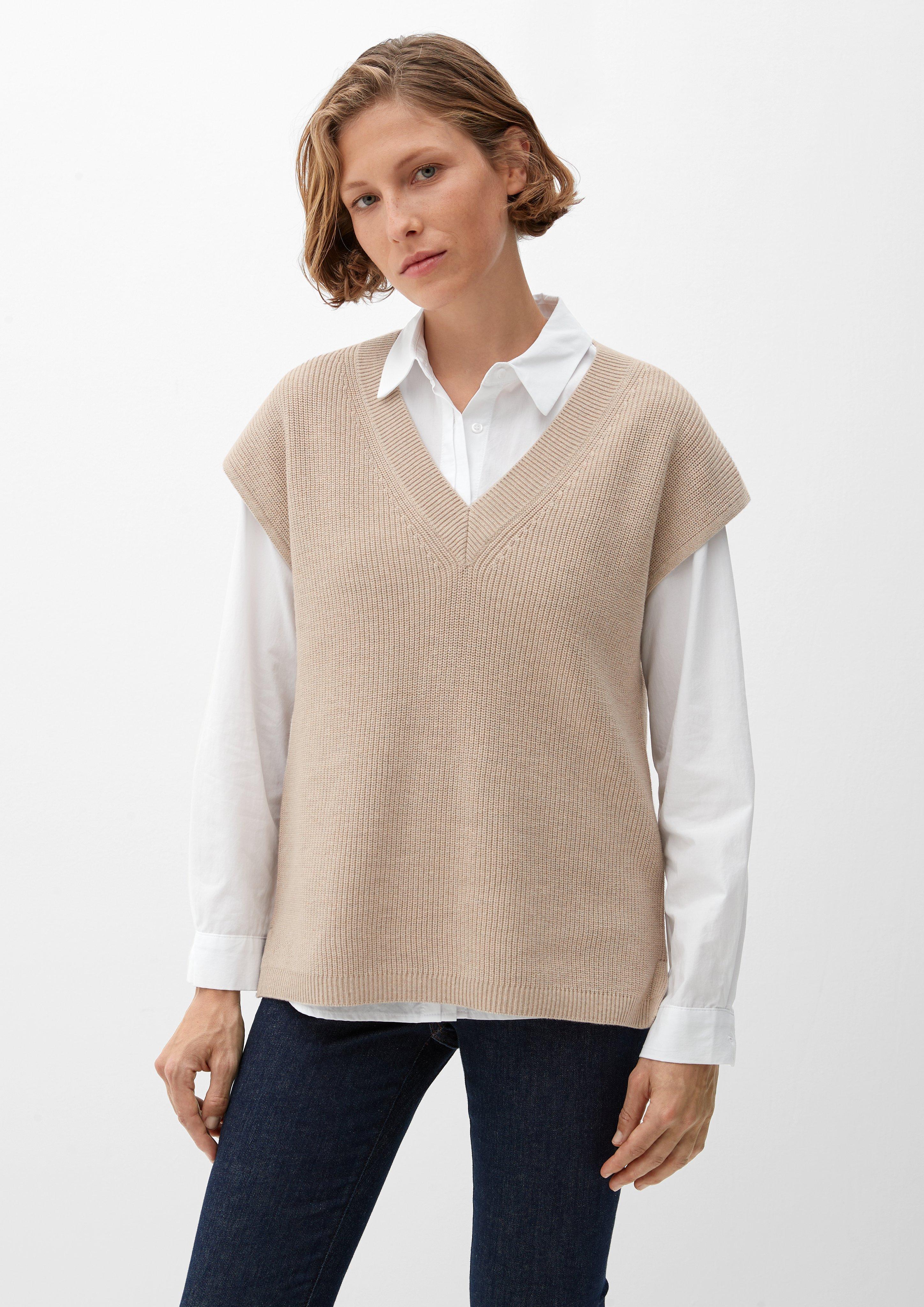 Knitted vest