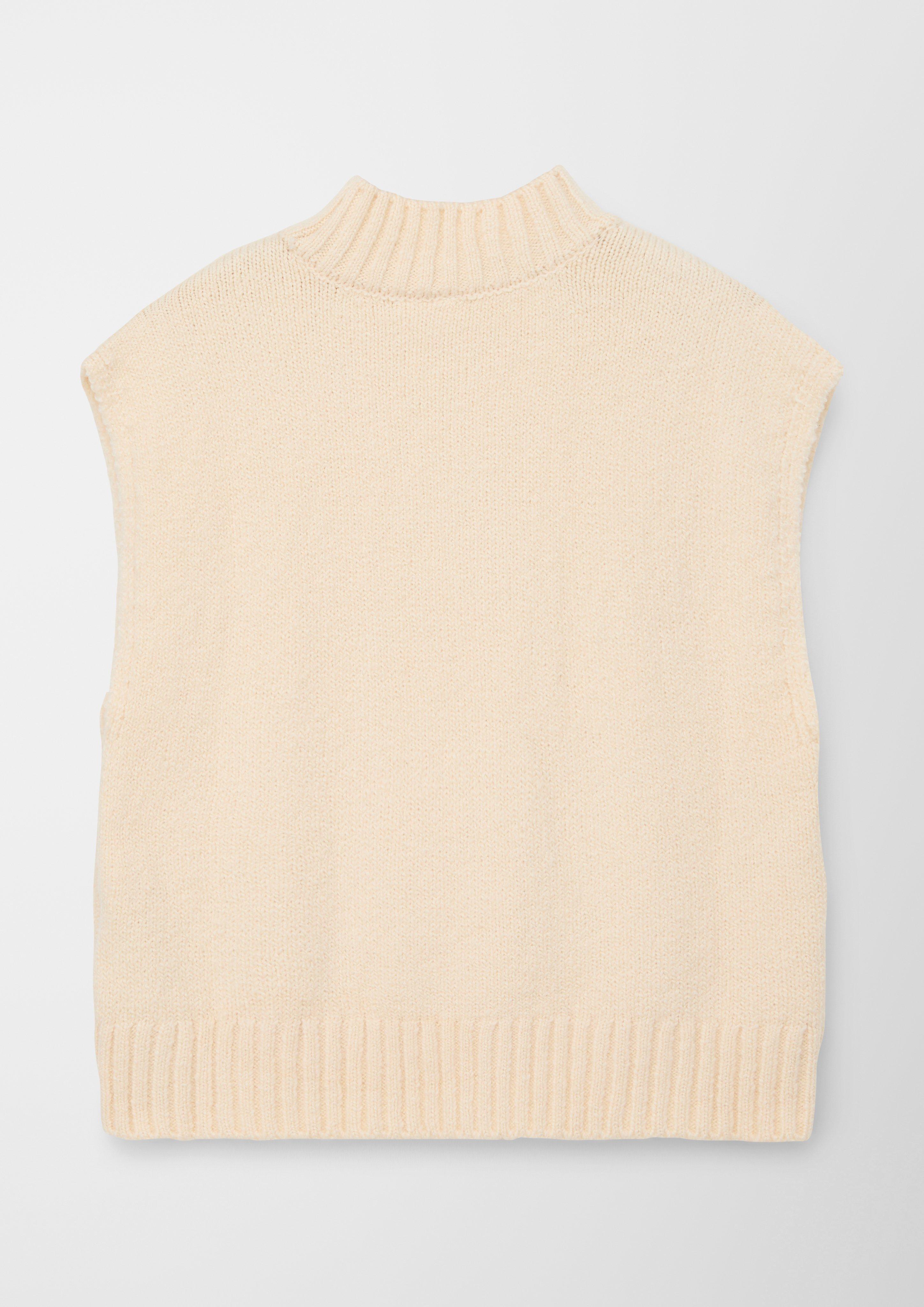 Knitted vest