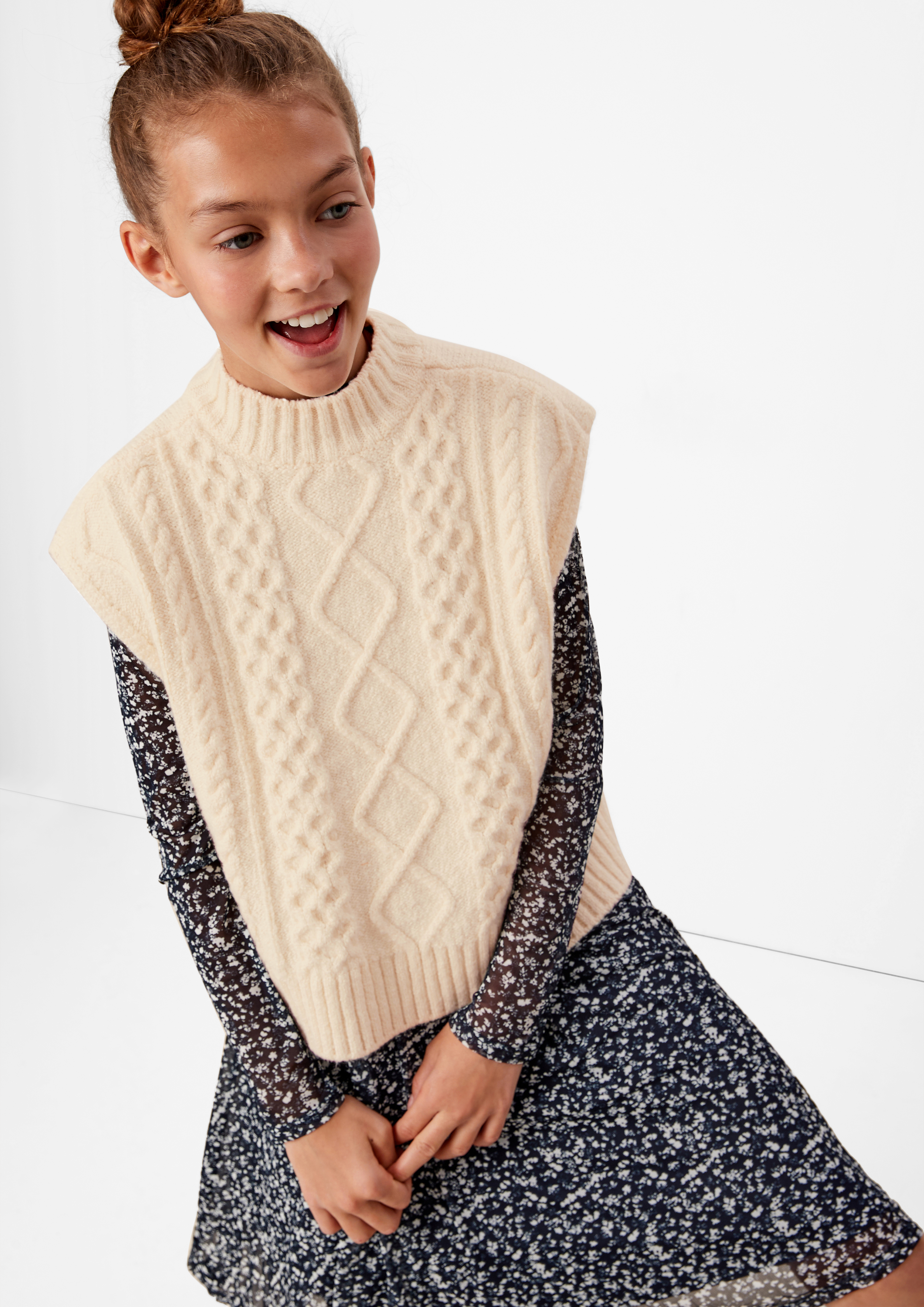 Knitted vest