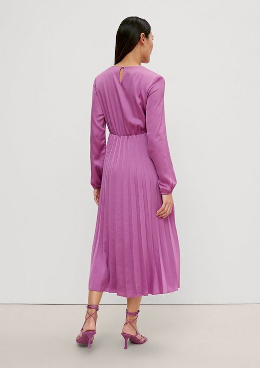 Wrap-effect pleated dress from comma