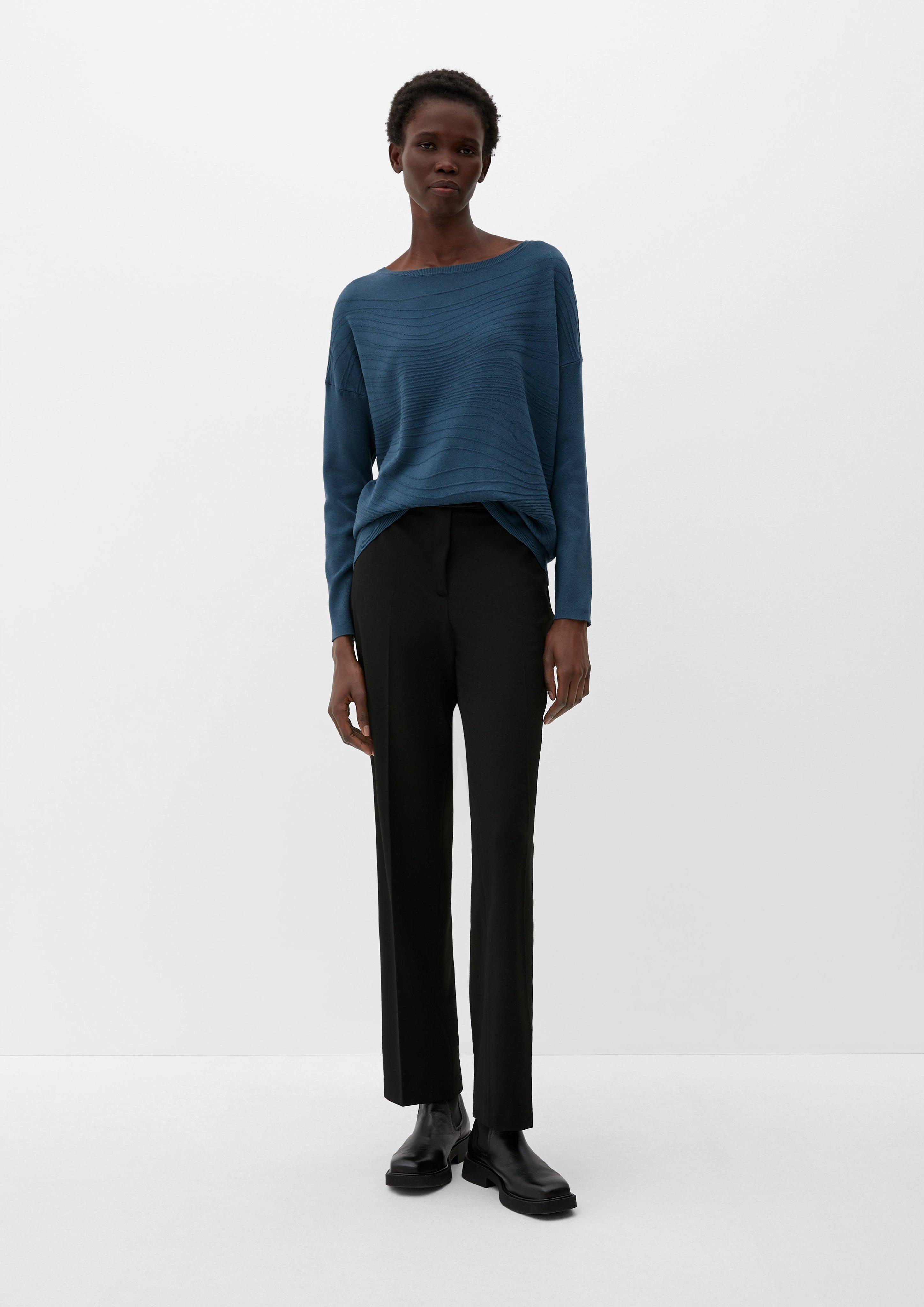 Knitted pullover